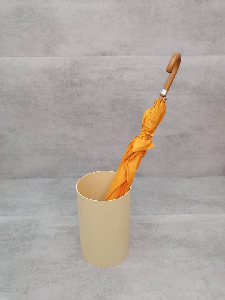 vintage umbrella off white stand model 4670 by Gino colombini for Kartell italy 1970s