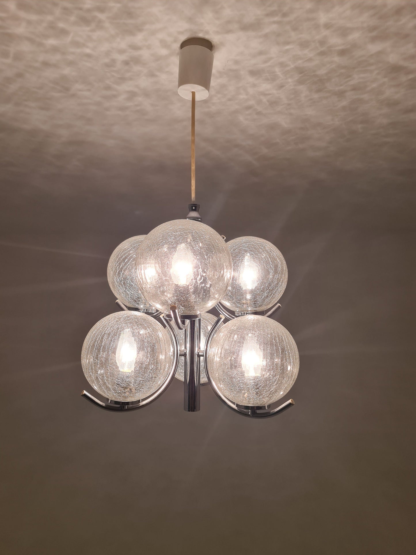 Space Age Ceiling lamp/ Pendant lamp by Richard Essig Sputnik Atom, chrome and glass, 1970s