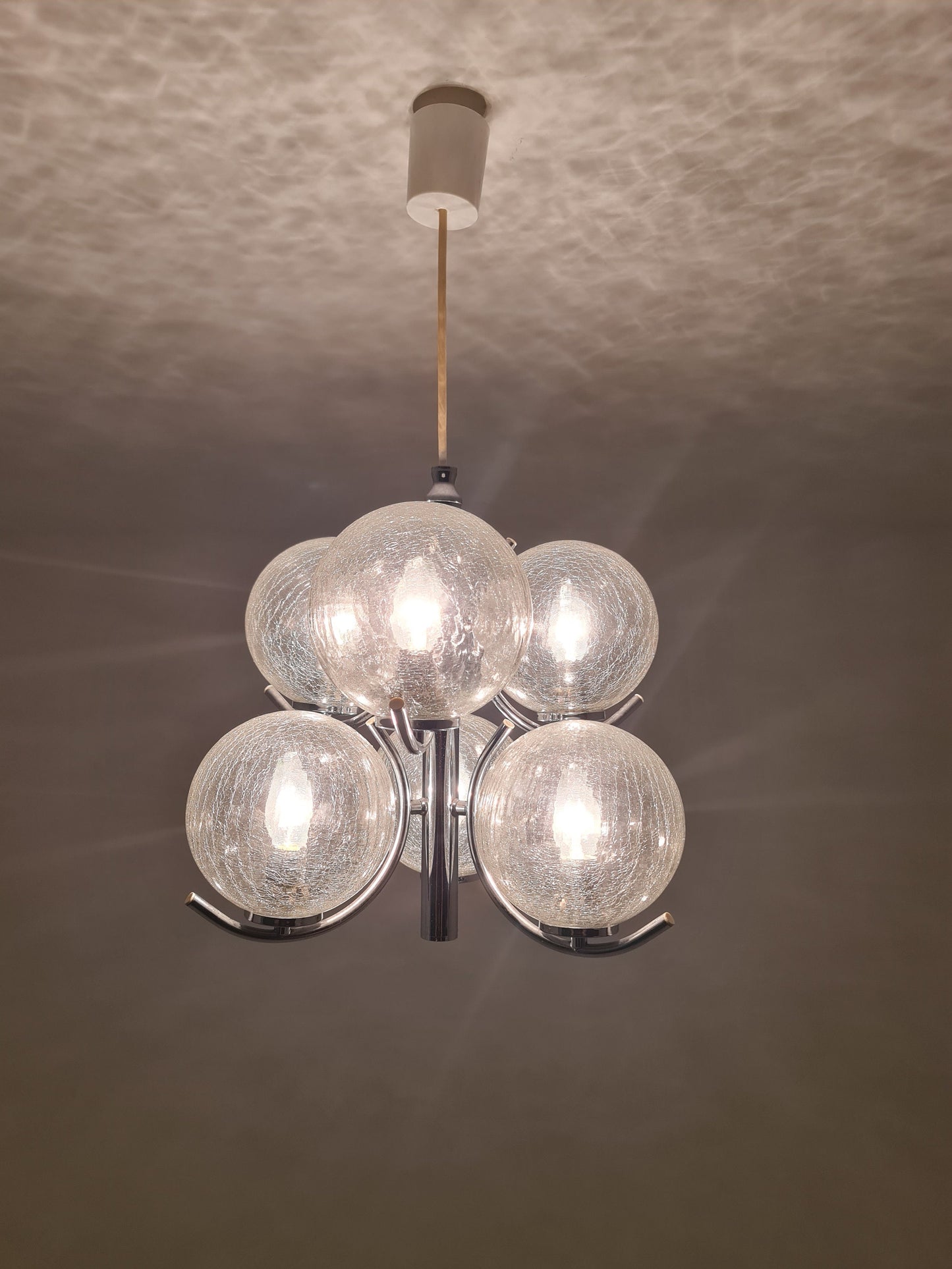 Space Age Ceiling lamp/ Pendant lamp by Richard Essig Sputnik Atom, chrome and glass, 1970s