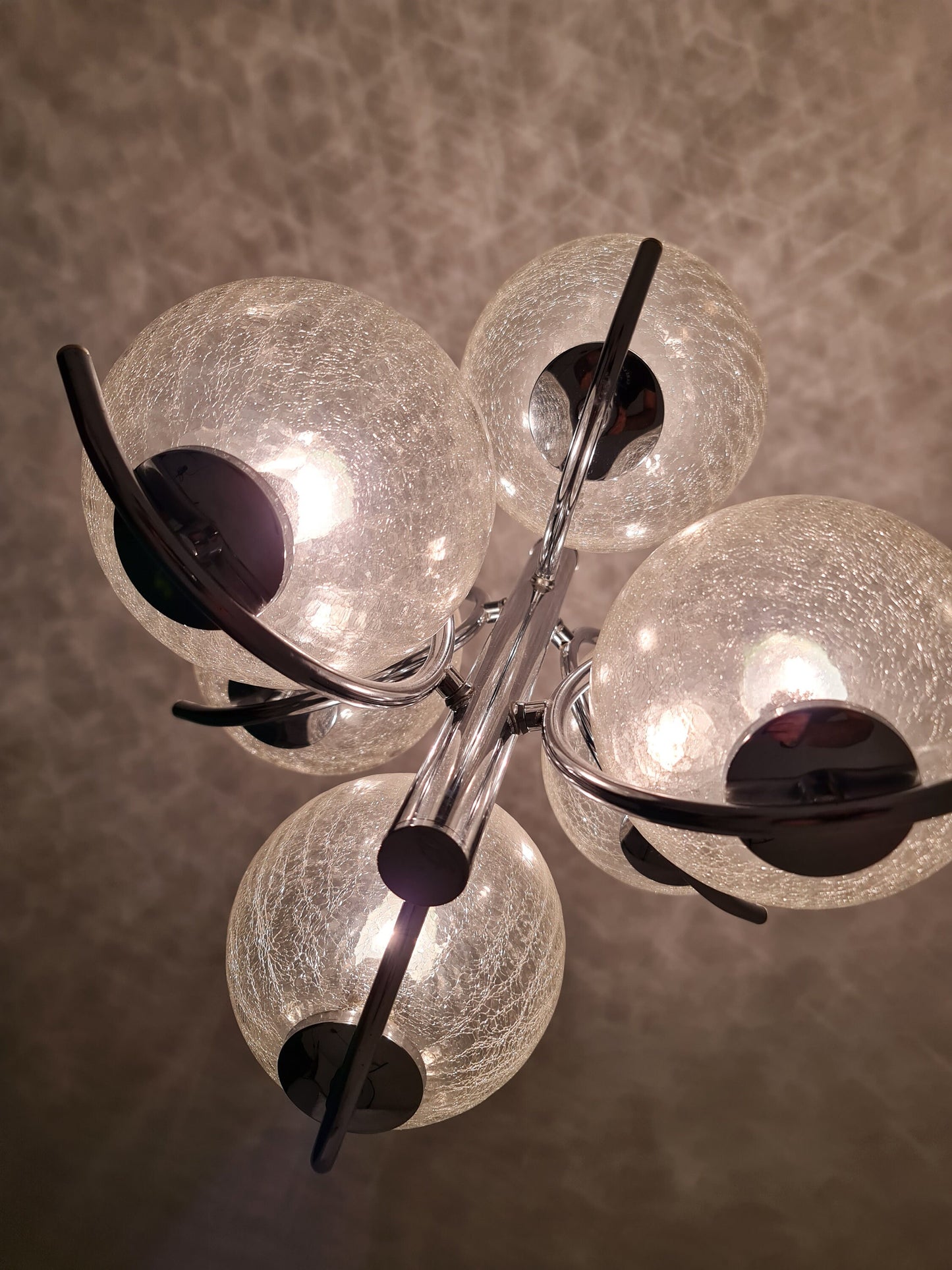 Space Age Ceiling lamp/ Pendant lamp by Richard Essig Sputnik Atom, chrome and glass, 1970s