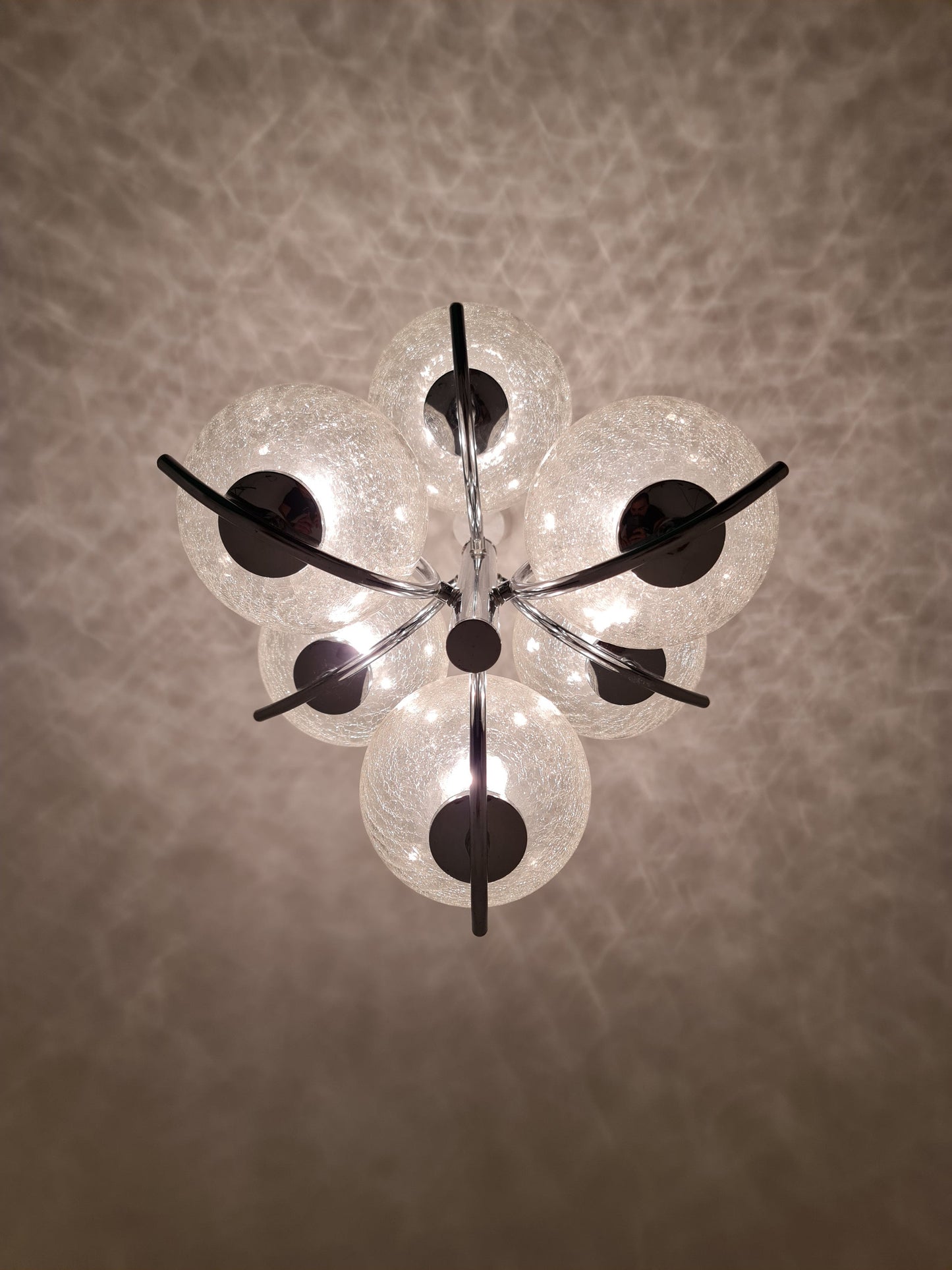 Space Age Ceiling lamp/ Pendant lamp by Richard Essig Sputnik Atom, chrome and glass, 1970s