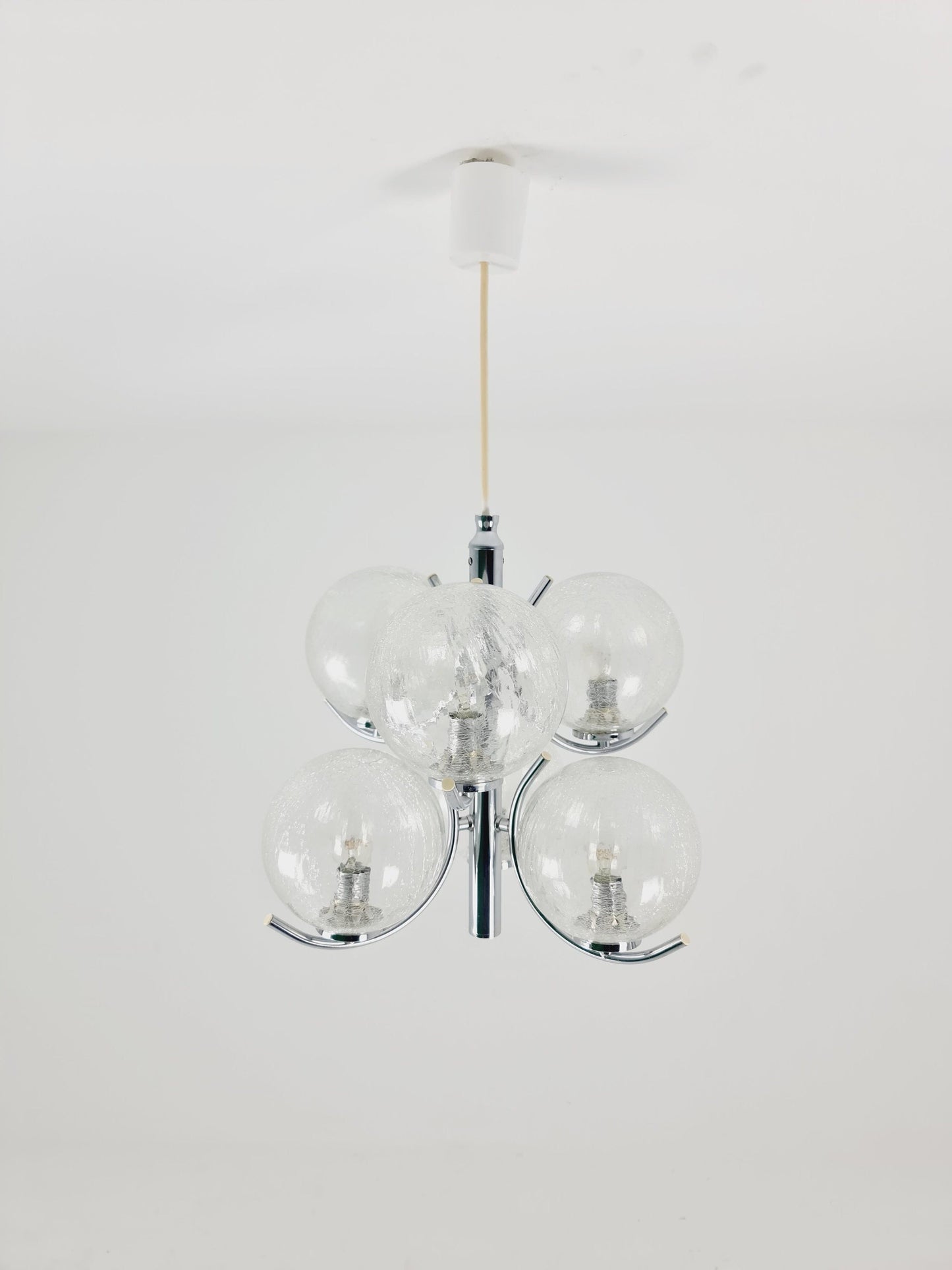 Space Age Ceiling lamp/ Pendant lamp by Richard Essig Sputnik Atom, chrome and glass, 1970s