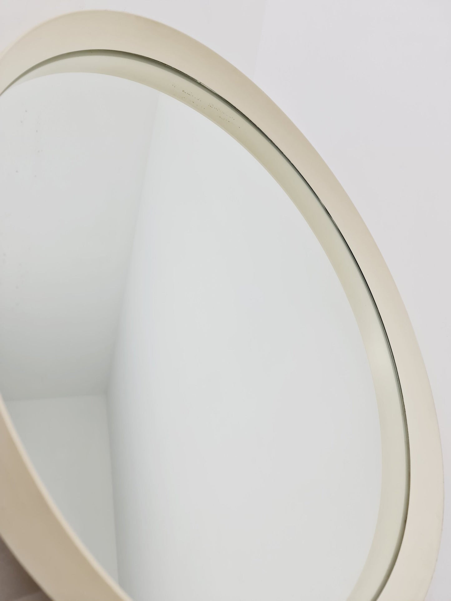 Round space age retro plastic white mirror By Schönbuch, 1970s