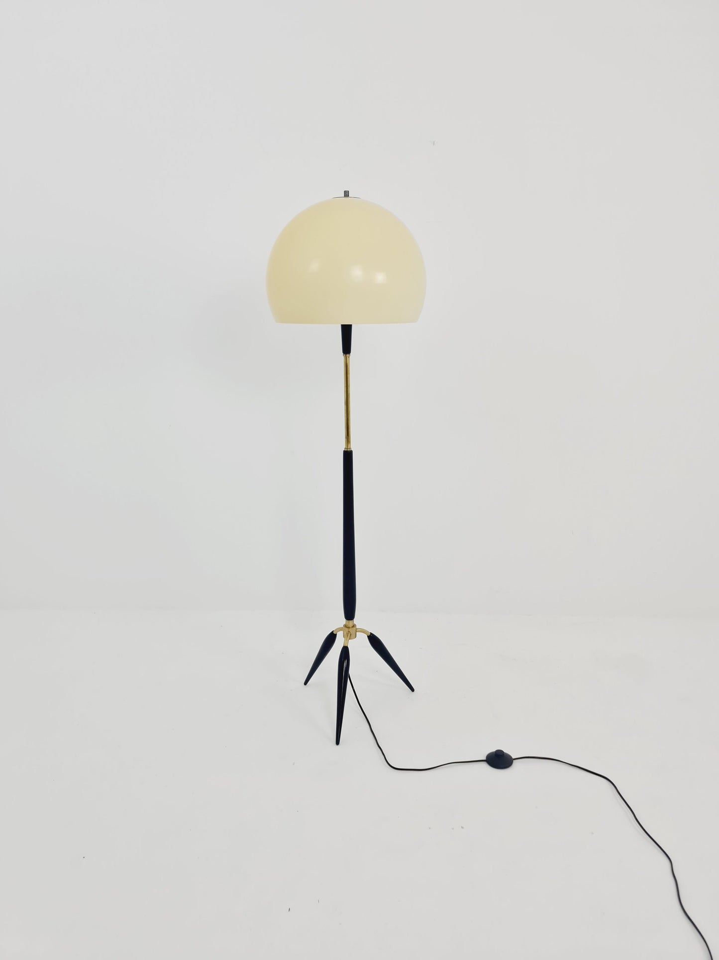 Italian Tripod space age floor lamp brass, metal & plastic, 1960s