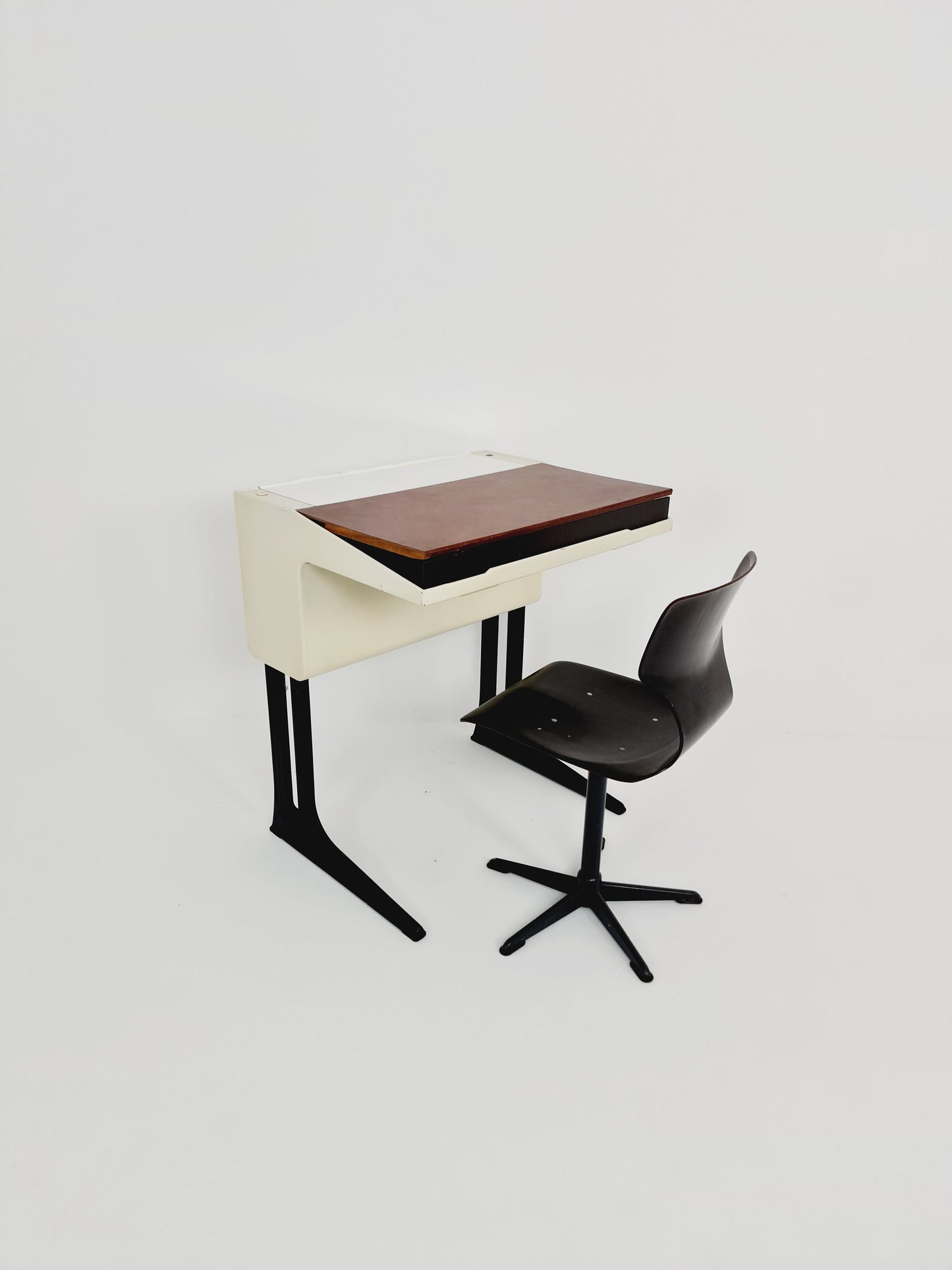 Rare Space Age vintage German Desk by Luigi Colani - Flototto - with chair 1970s