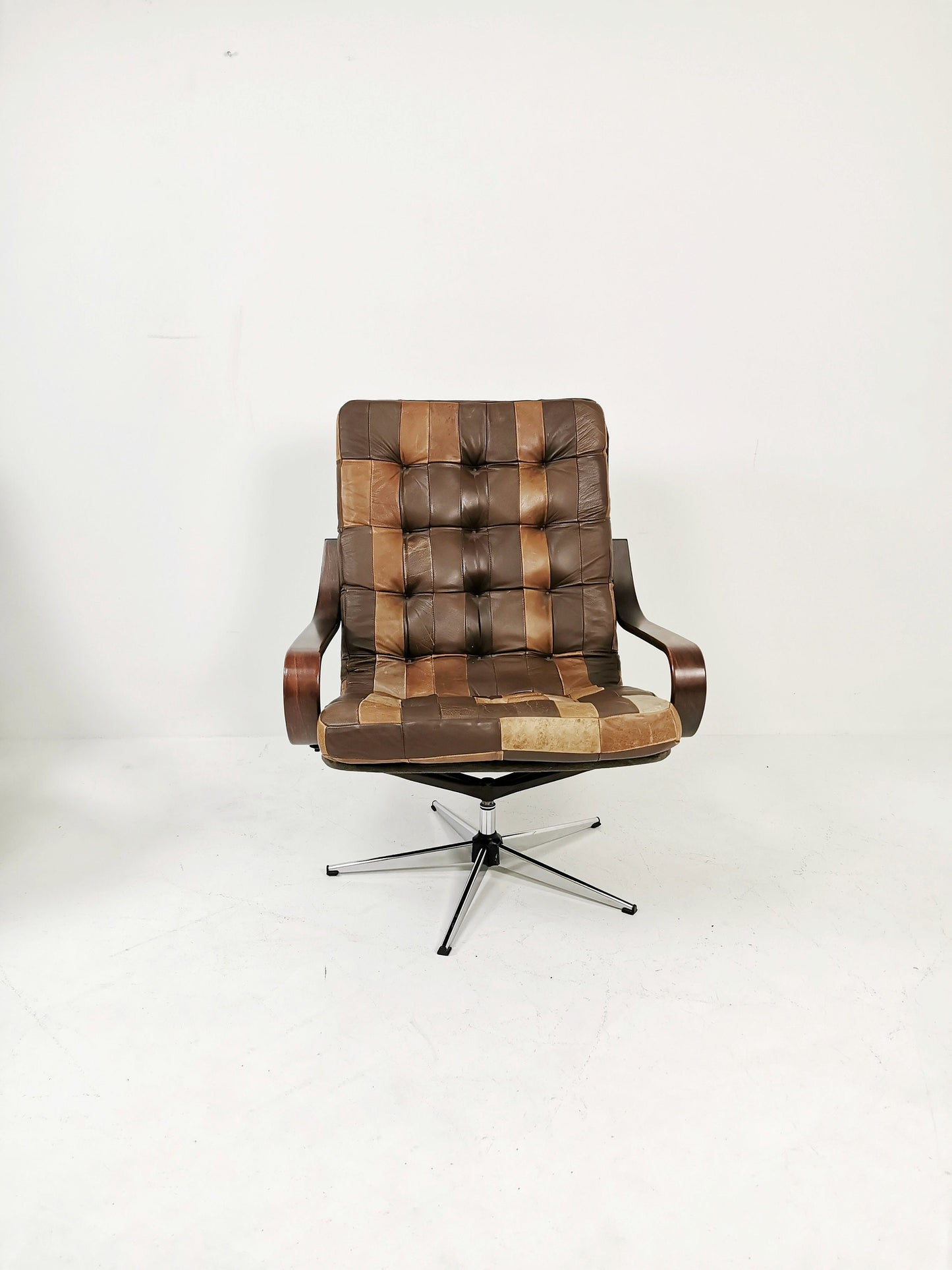 Norwegian westnova High Brown Swivel Lounge Chairs Patchwork Leather, 1970s, set of 2