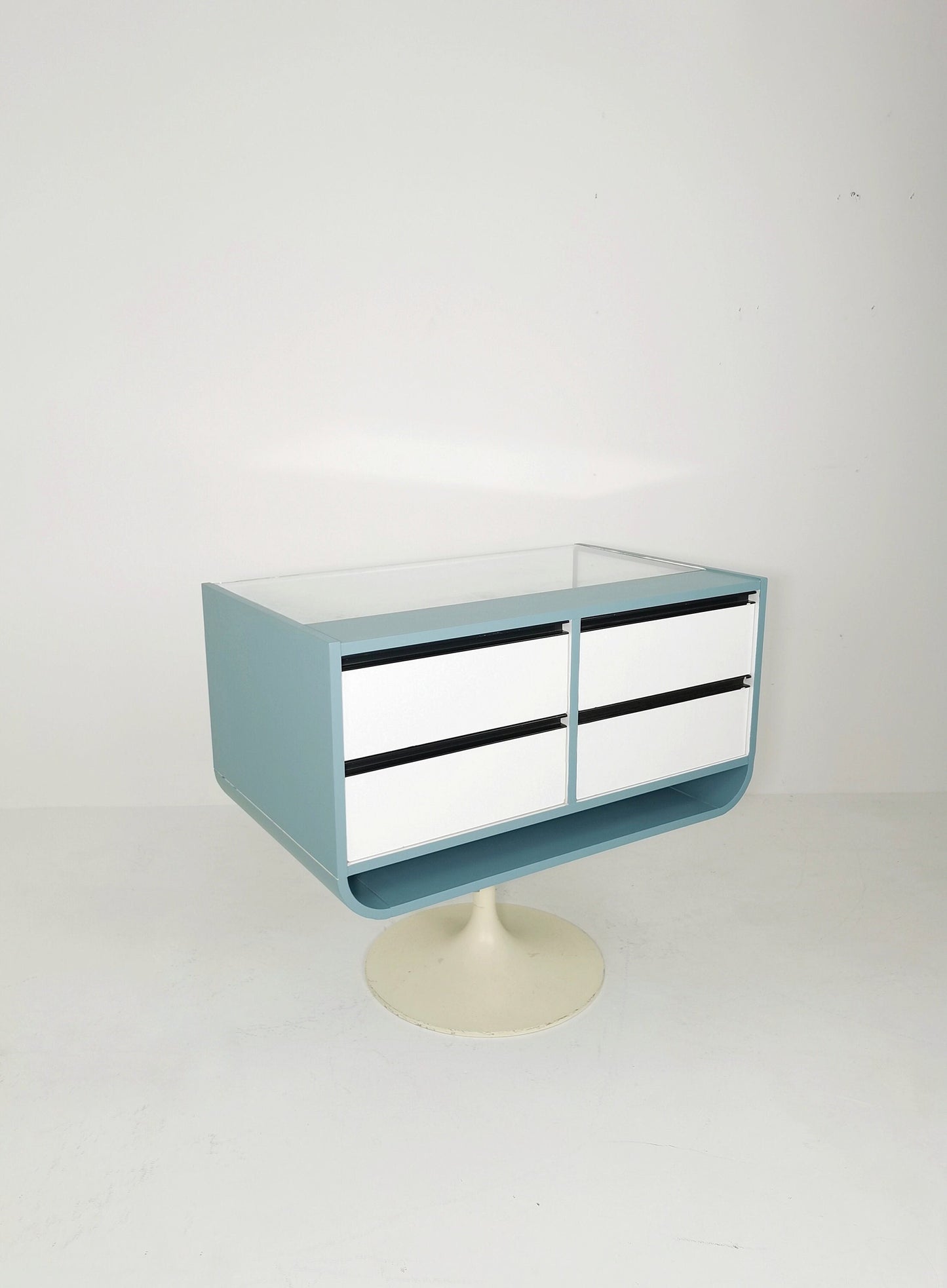 Space Age mid century Tulip show case drawers with glass front 1970s