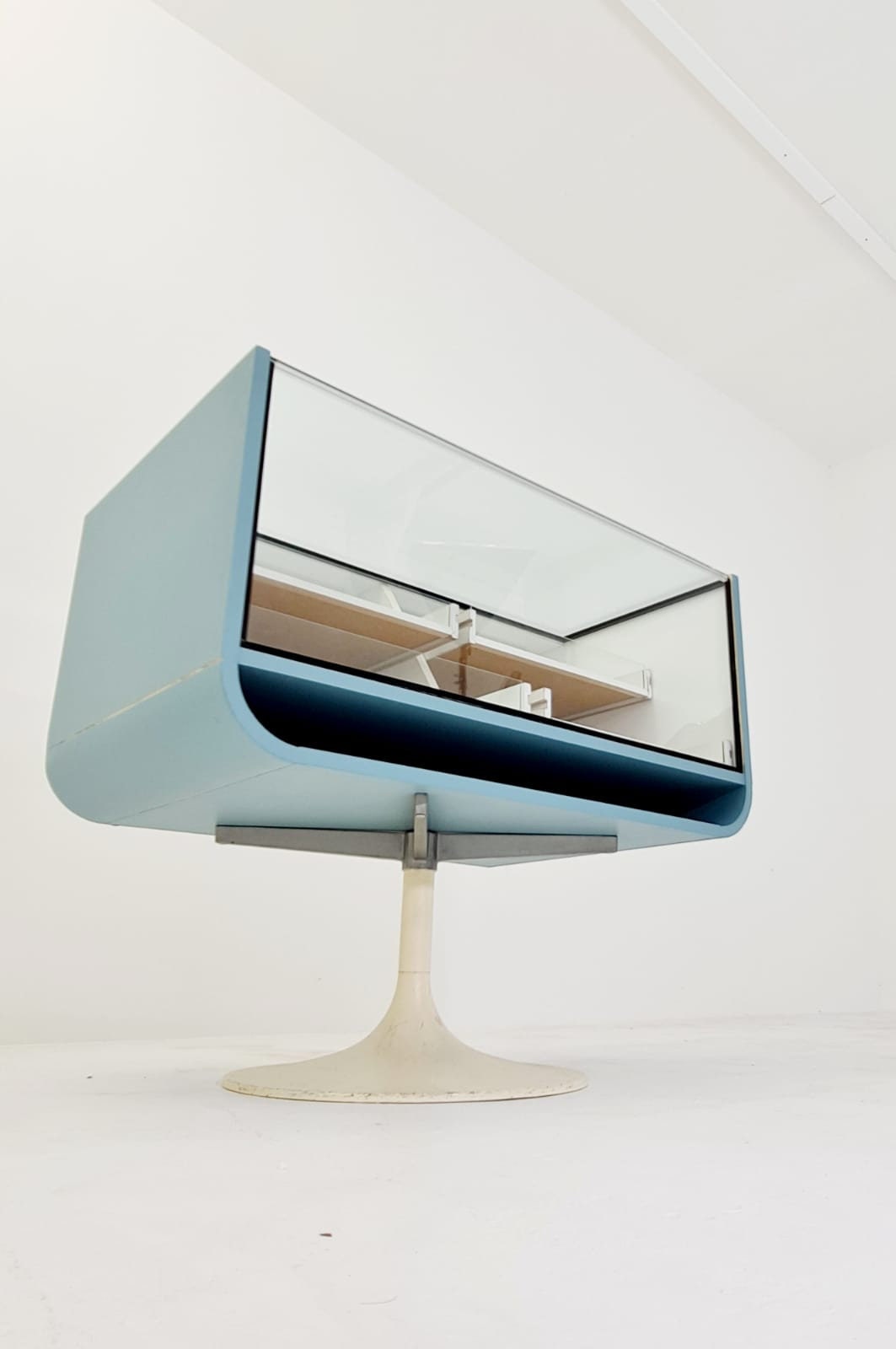 Space Age mid century Tulip show case drawers with glass front 1970s