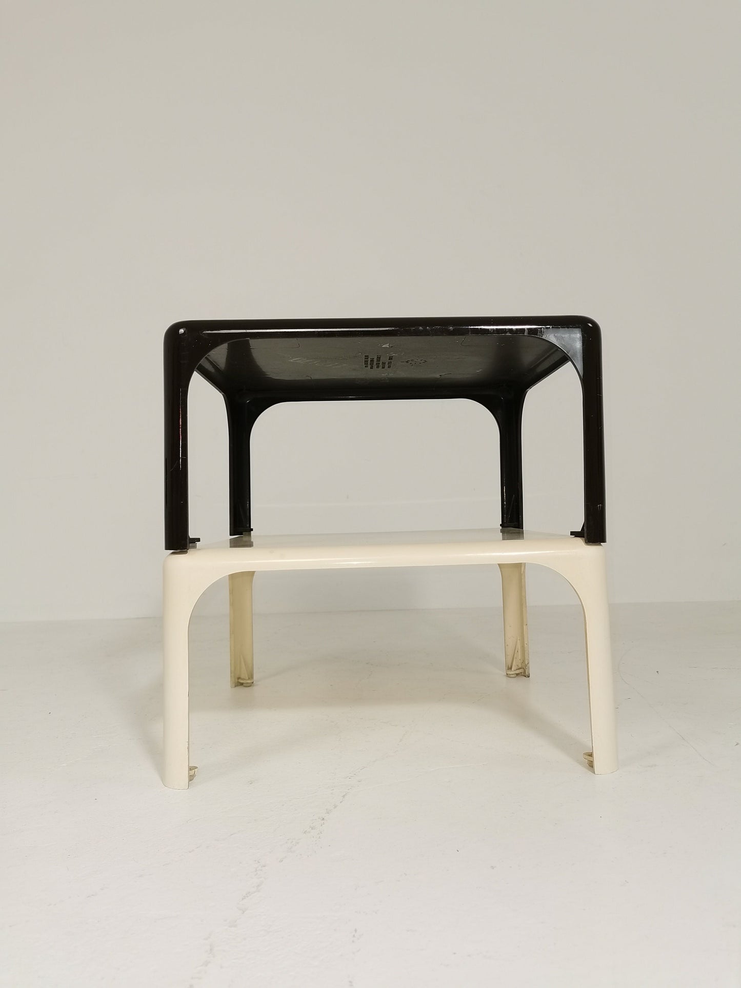 Space age design Elena table by vico magistretti for merta italy 1966