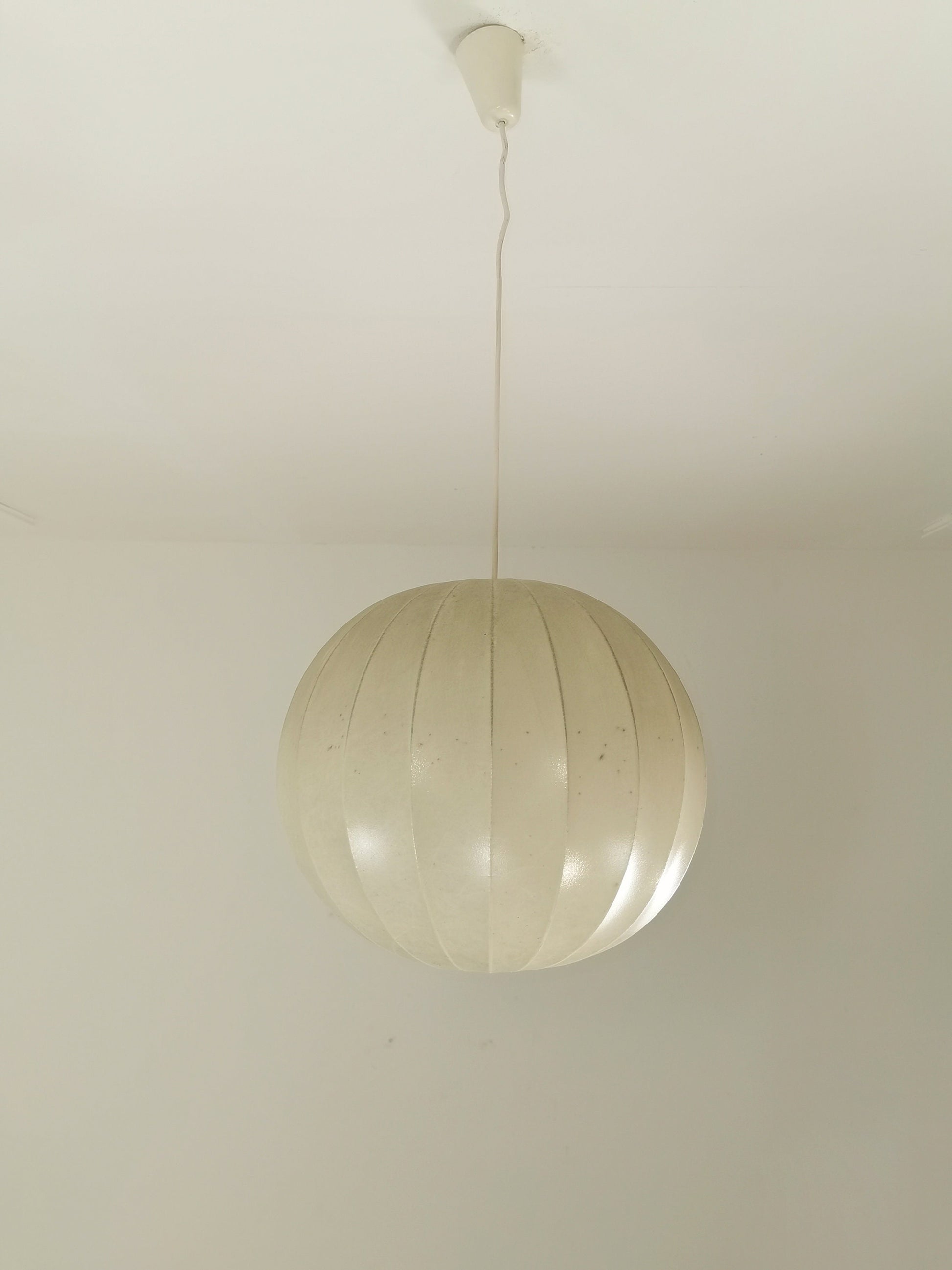 Extra large Cocoon Big Ball ceiling lamp in very good original vintage condition