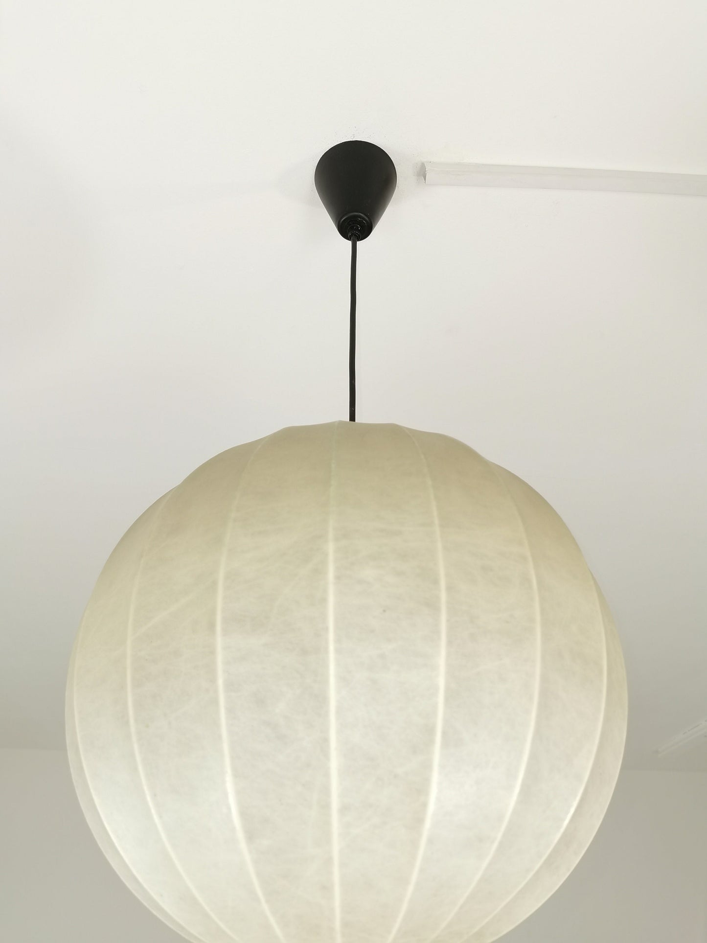 Extra large Cocoon Big Ball ceiling lamp in very good original vintage condition