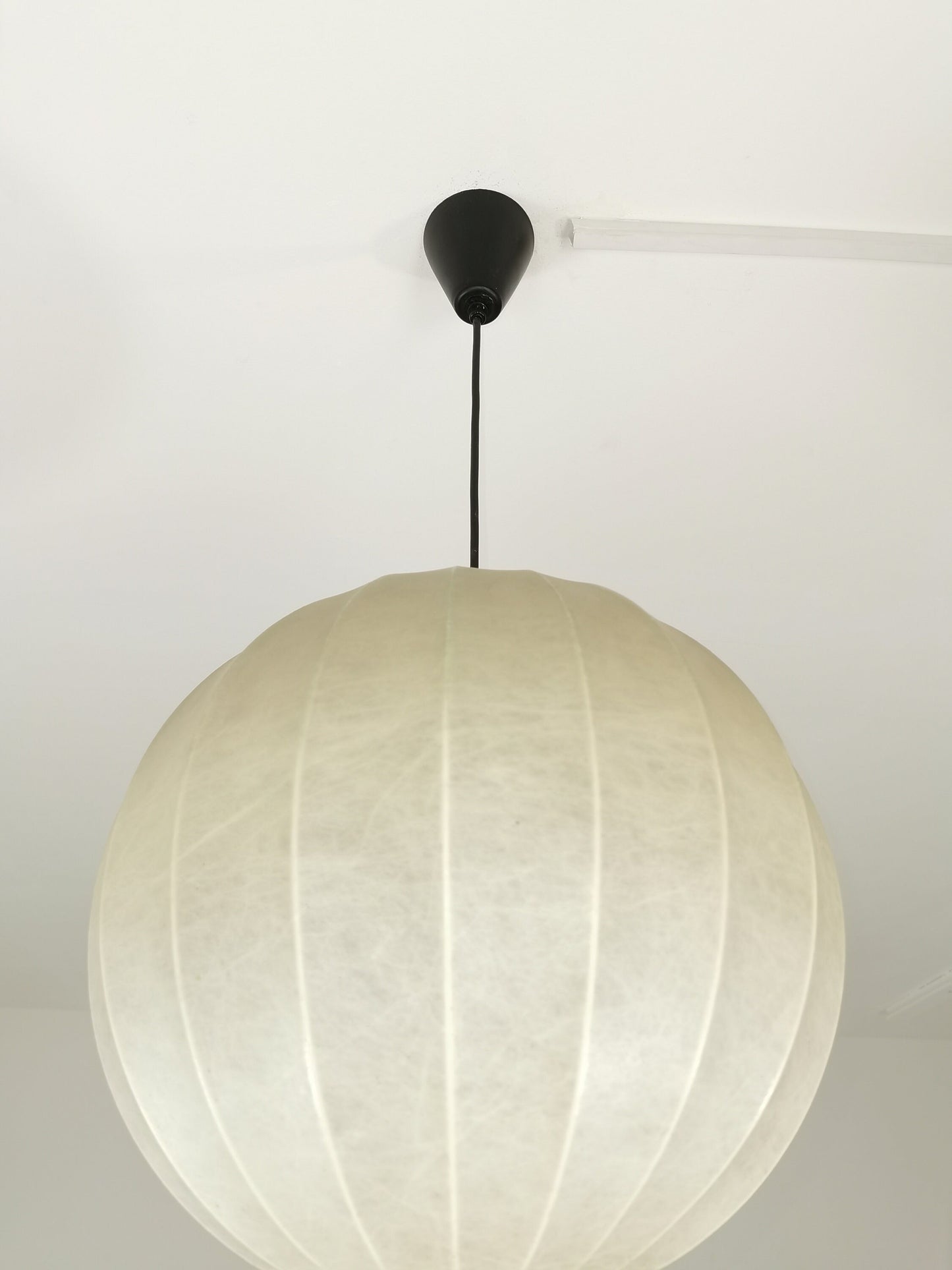 Extra large Cocoon Big Ball ceiling lamp in very good original vintage condition