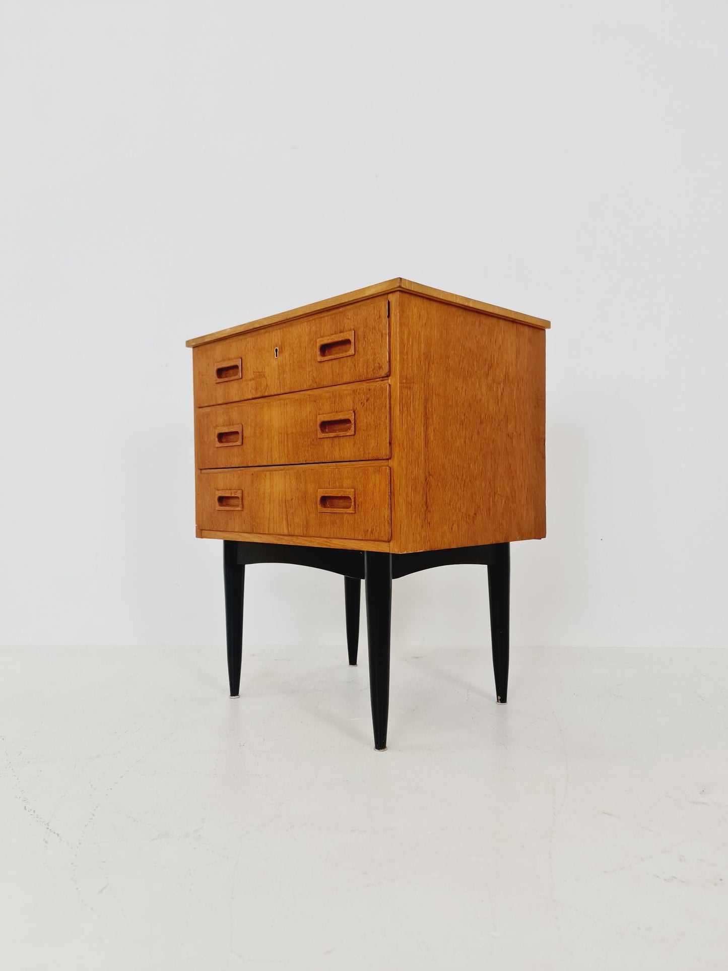 Midcentury danish design chest of drawers / drawer dresser /3 drawers cabinet, 1960s