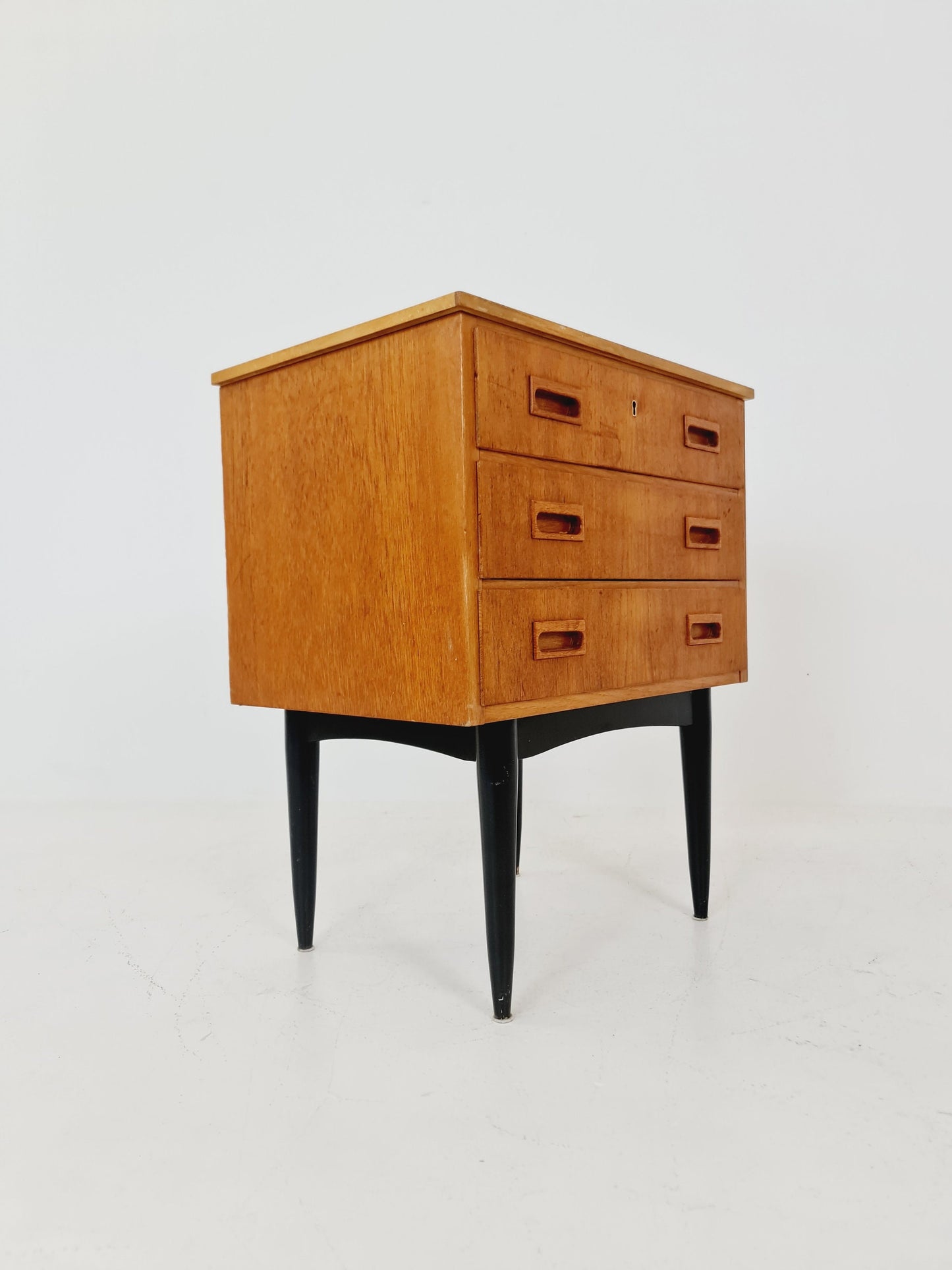 Midcentury danish design chest of drawers / drawer dresser /3 drawers cabinet, 1960s