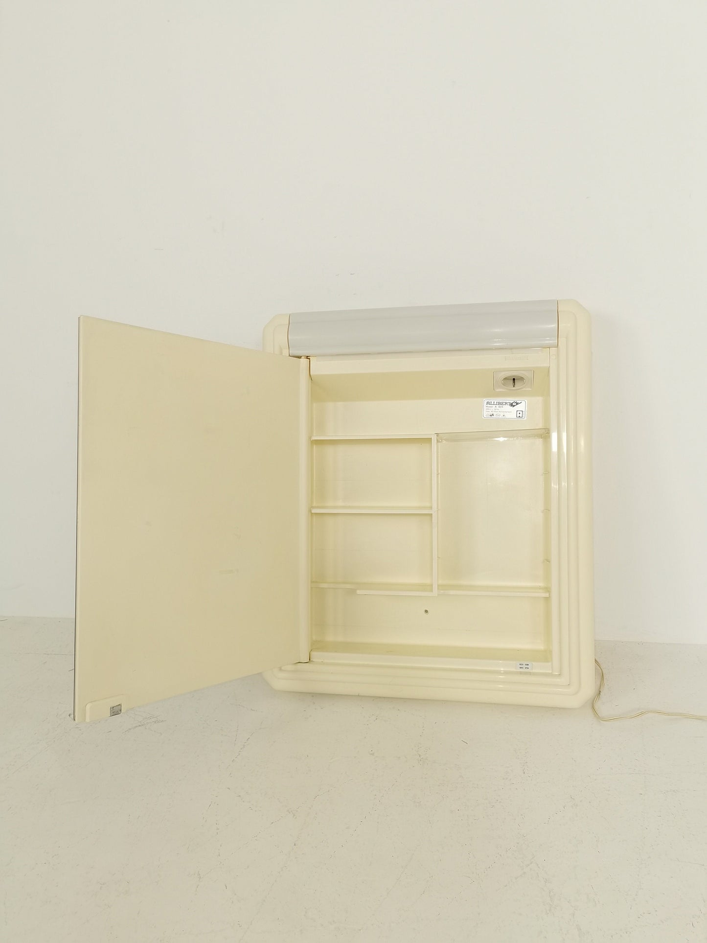 Rare Allibert \Space Age A925 model mirror made in France 1970s