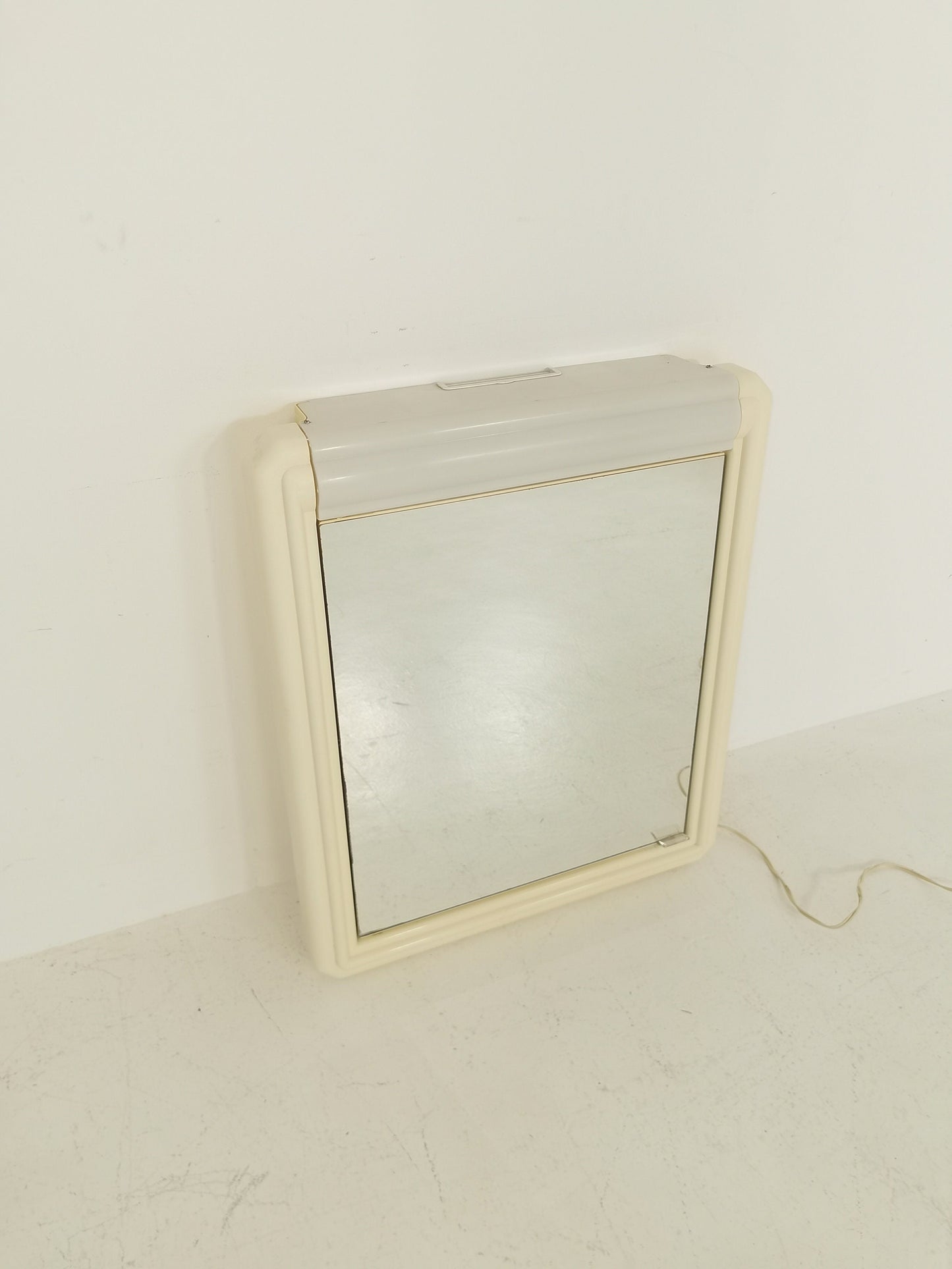 Rare Allibert \Space Age A925 model mirror made in France 1970s