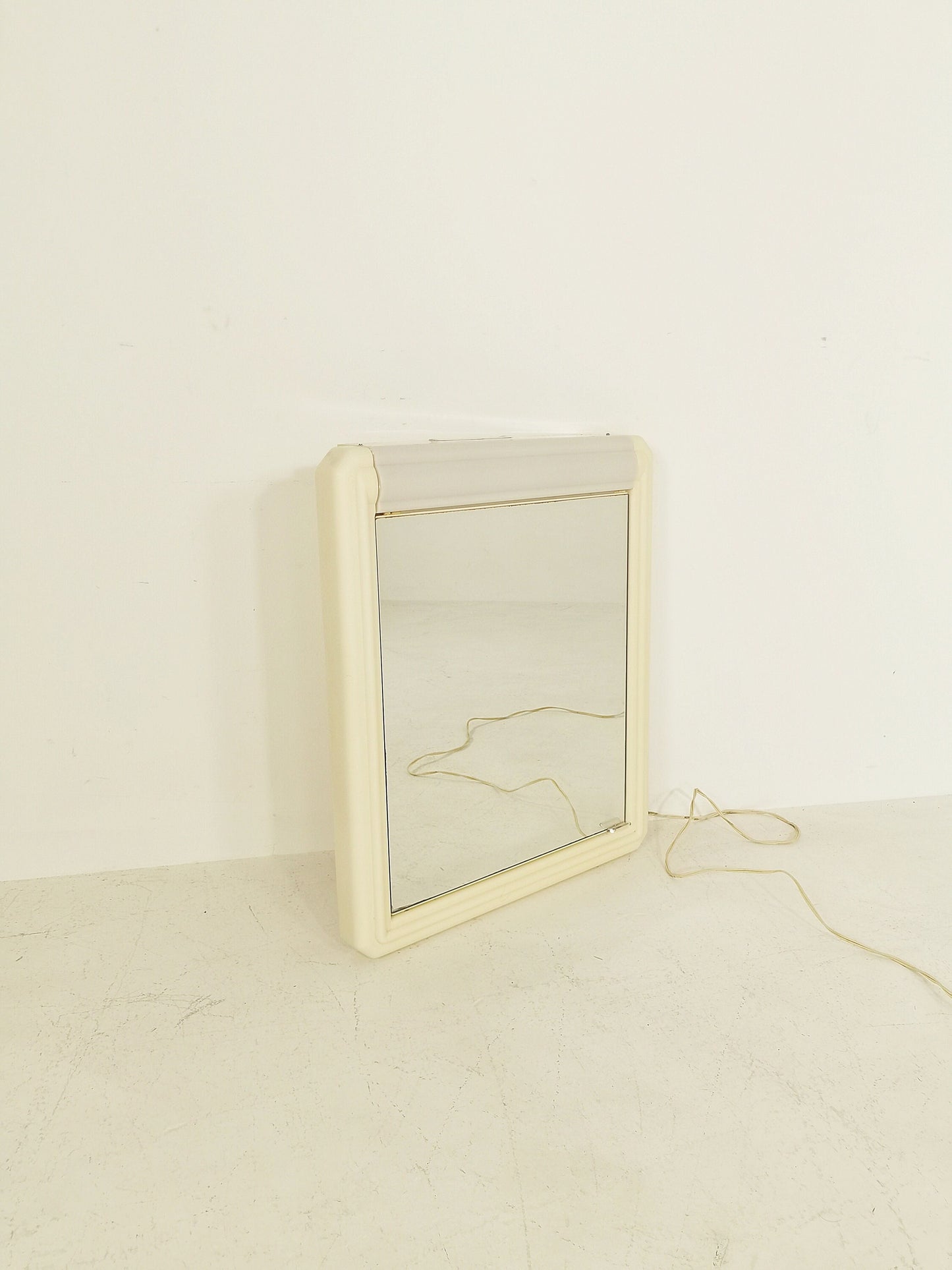 Rare Allibert \Space Age A925 model mirror made in France 1970s