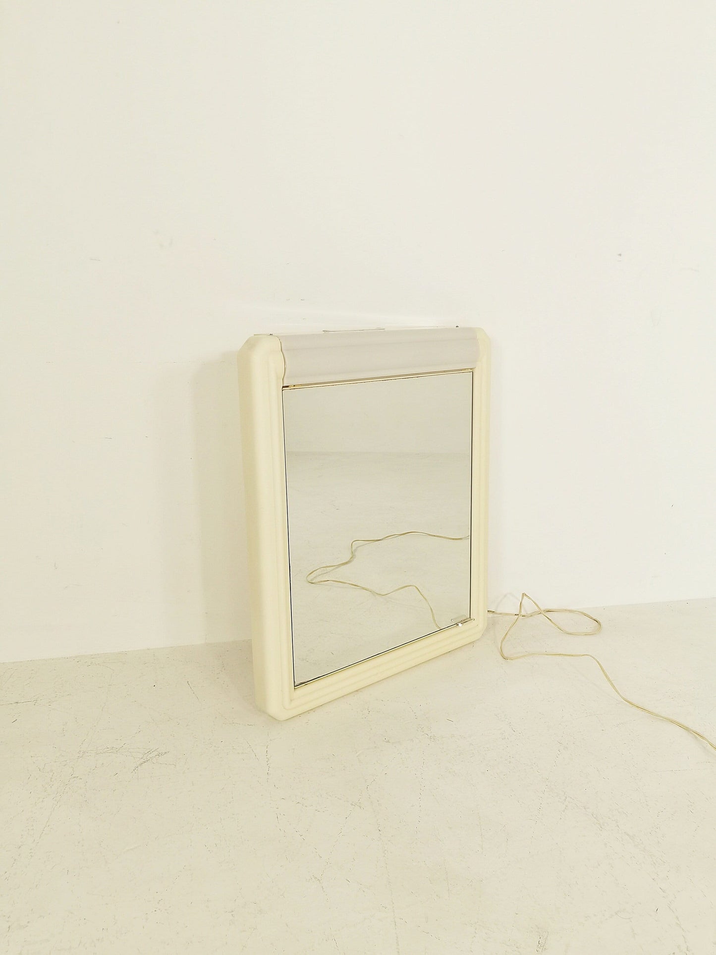 Rare Allibert \Space Age A925 model mirror made in France 1970s