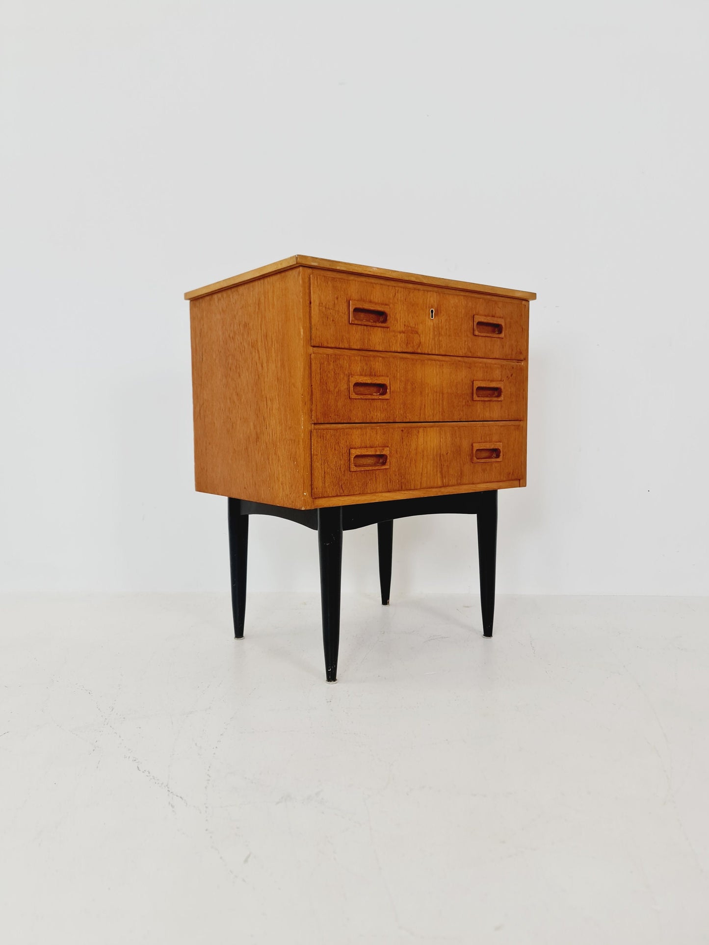 Midcentury danish design chest of drawers / drawer dresser /3 drawers cabinet, 1960s