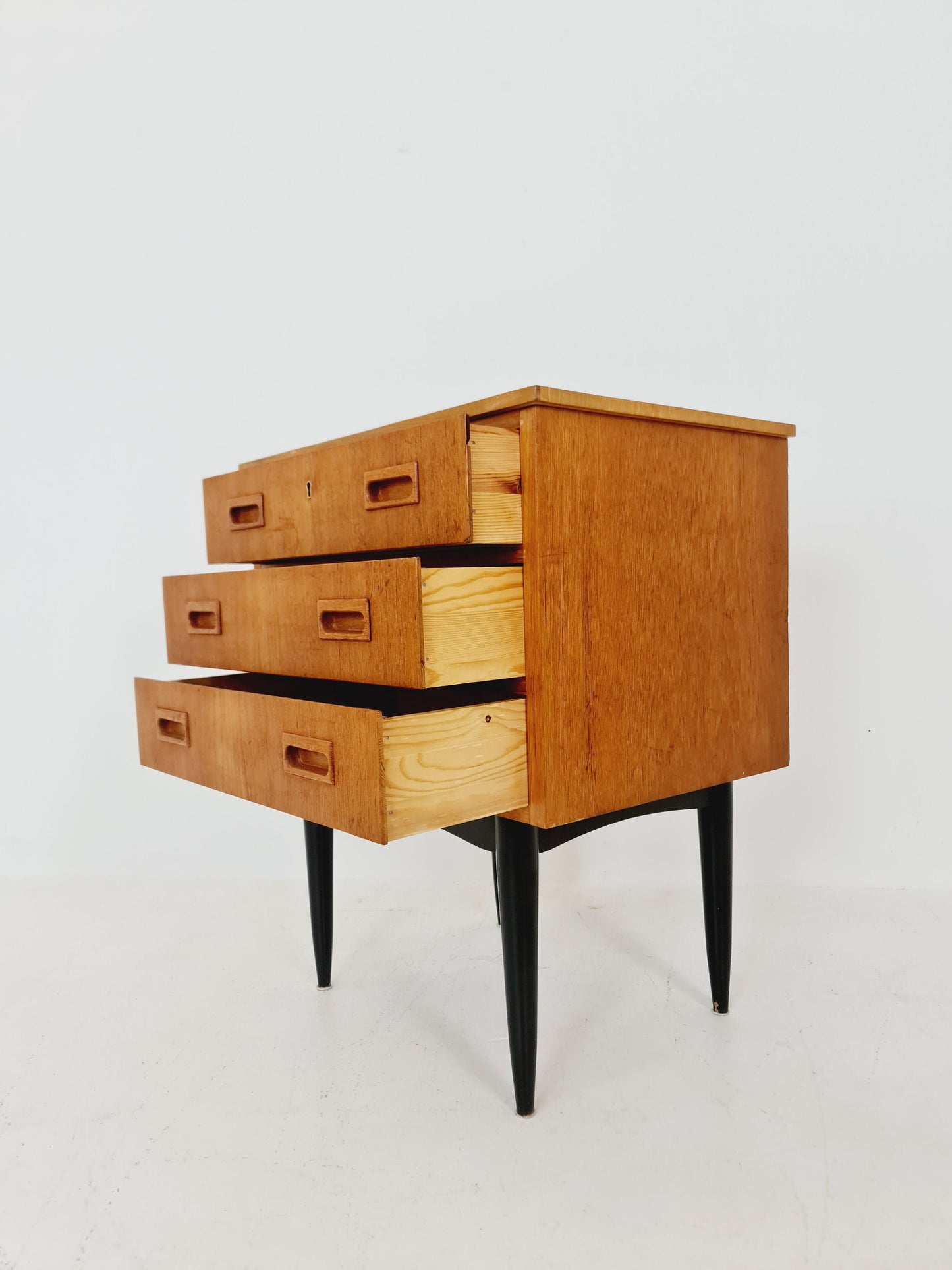Midcentury danish design chest of drawers / drawer dresser /3 drawers cabinet, 1960s