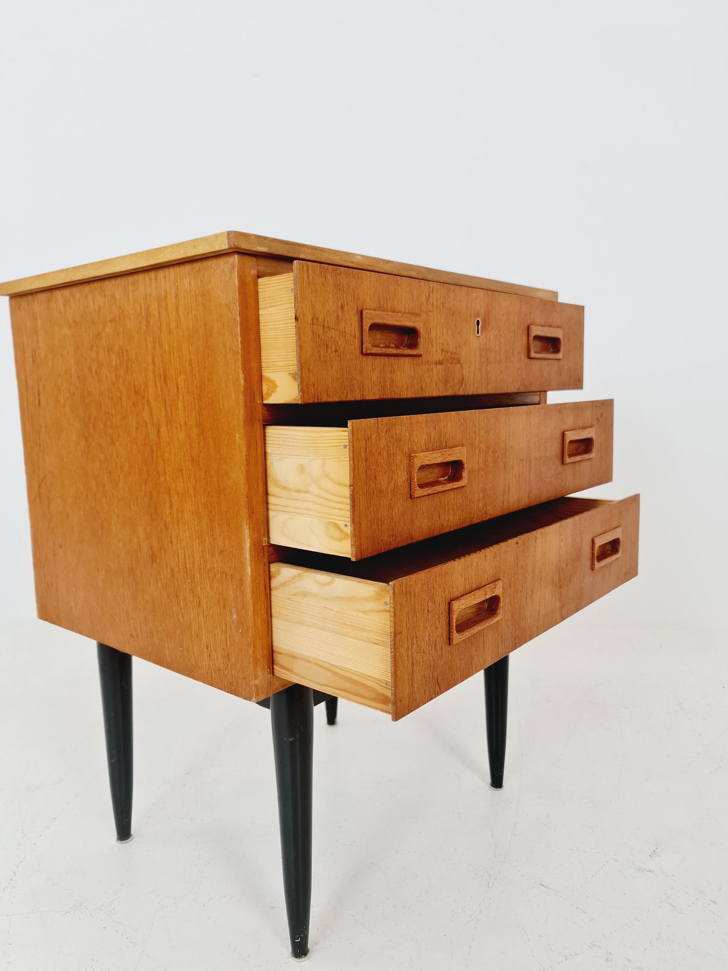 Midcentury danish design chest of drawers / drawer dresser /3 drawers cabinet, 1960s