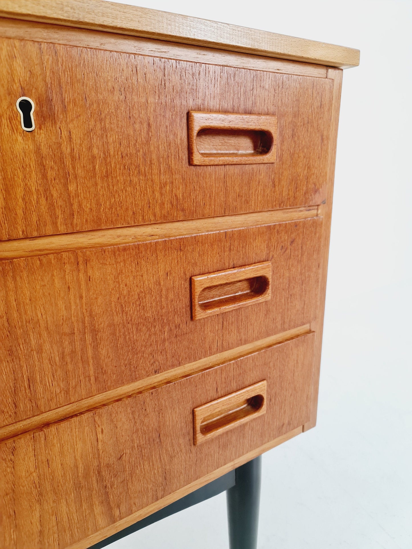 Midcentury danish design chest of drawers / drawer dresser /3 drawers cabinet, 1960s