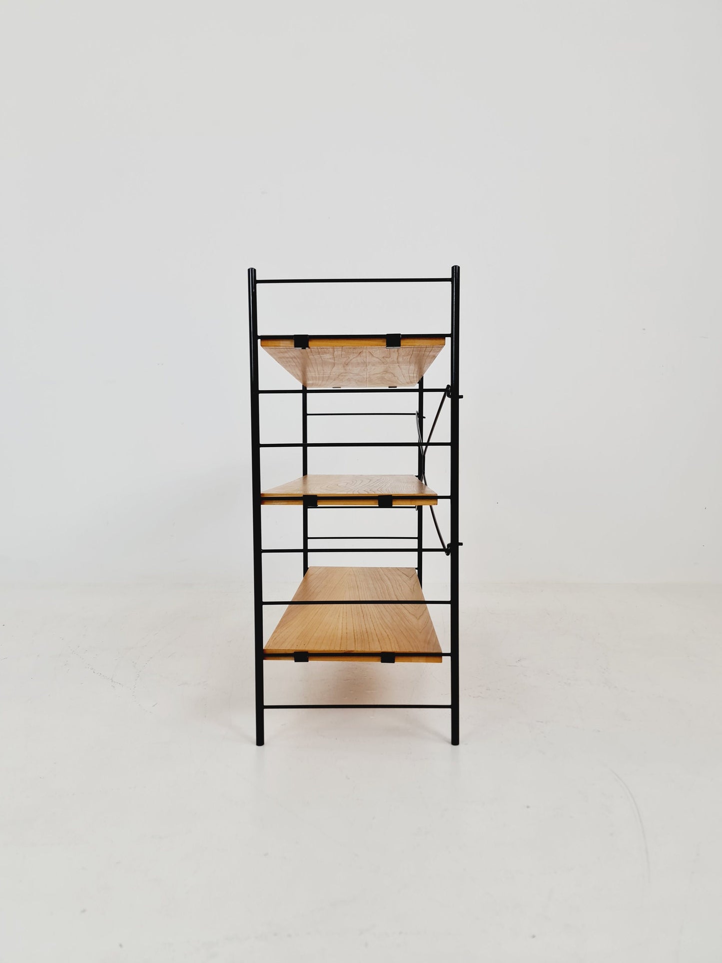 Freestanding string shelf in Red oak from the 50s by WHB Germnay