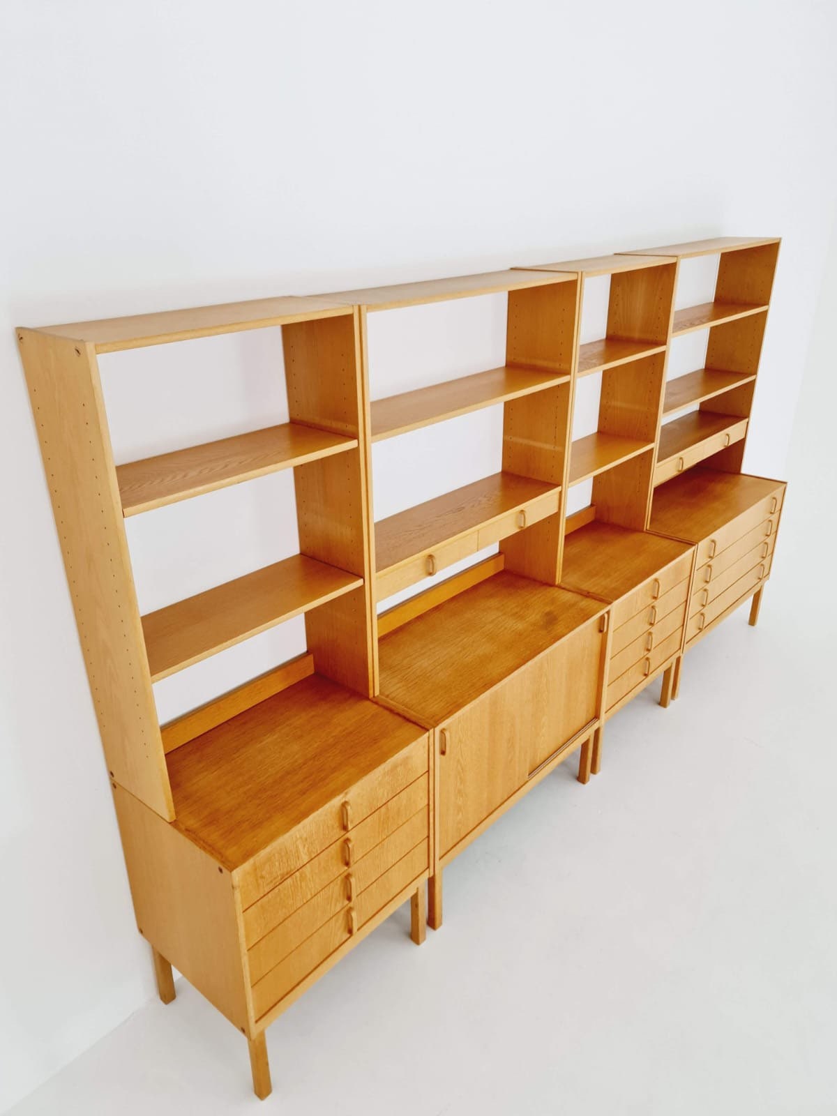 Midcentury Swedish oak bookcase unit By Bertil Fridhagen, Bodafors, 1960s