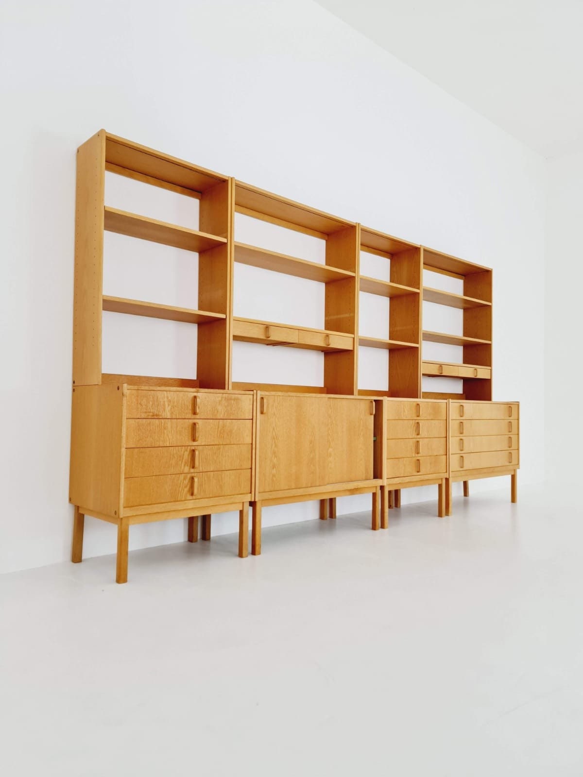 Midcentury Swedish oak bookcase unit By Bertil Fridhagen, Bodafors, 1960s