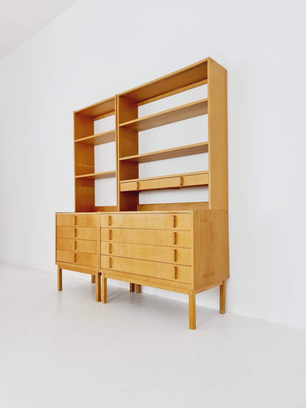 Midcentury Swedish oak bookcase unit By Bertil Fridhagen, Bodafors, 1960s