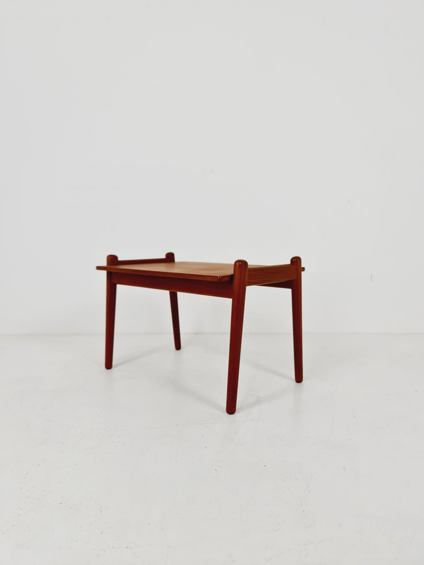 Norwegian vintage side table model vanet by Frederik Kayser, Norway, 1950s