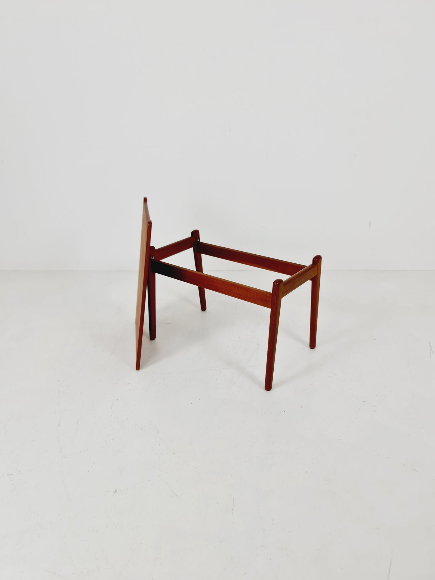 Norwegian vintage side table model vanet by Frederik Kayser, Norway, 1950s