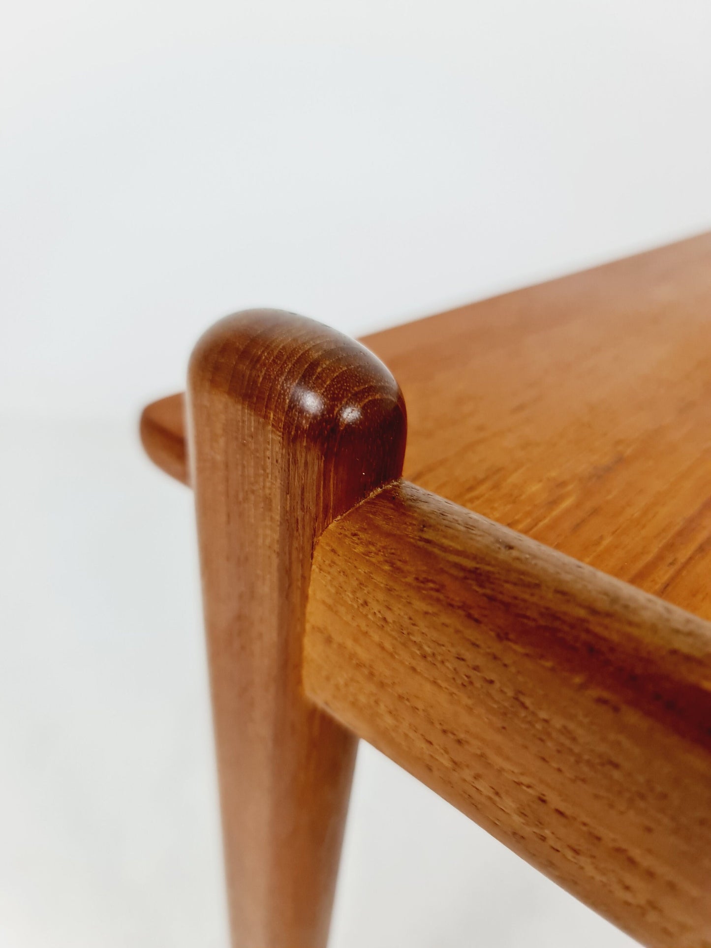 Norwegian vintage side table model vanet by Frederik Kayser, Norway, 1950s