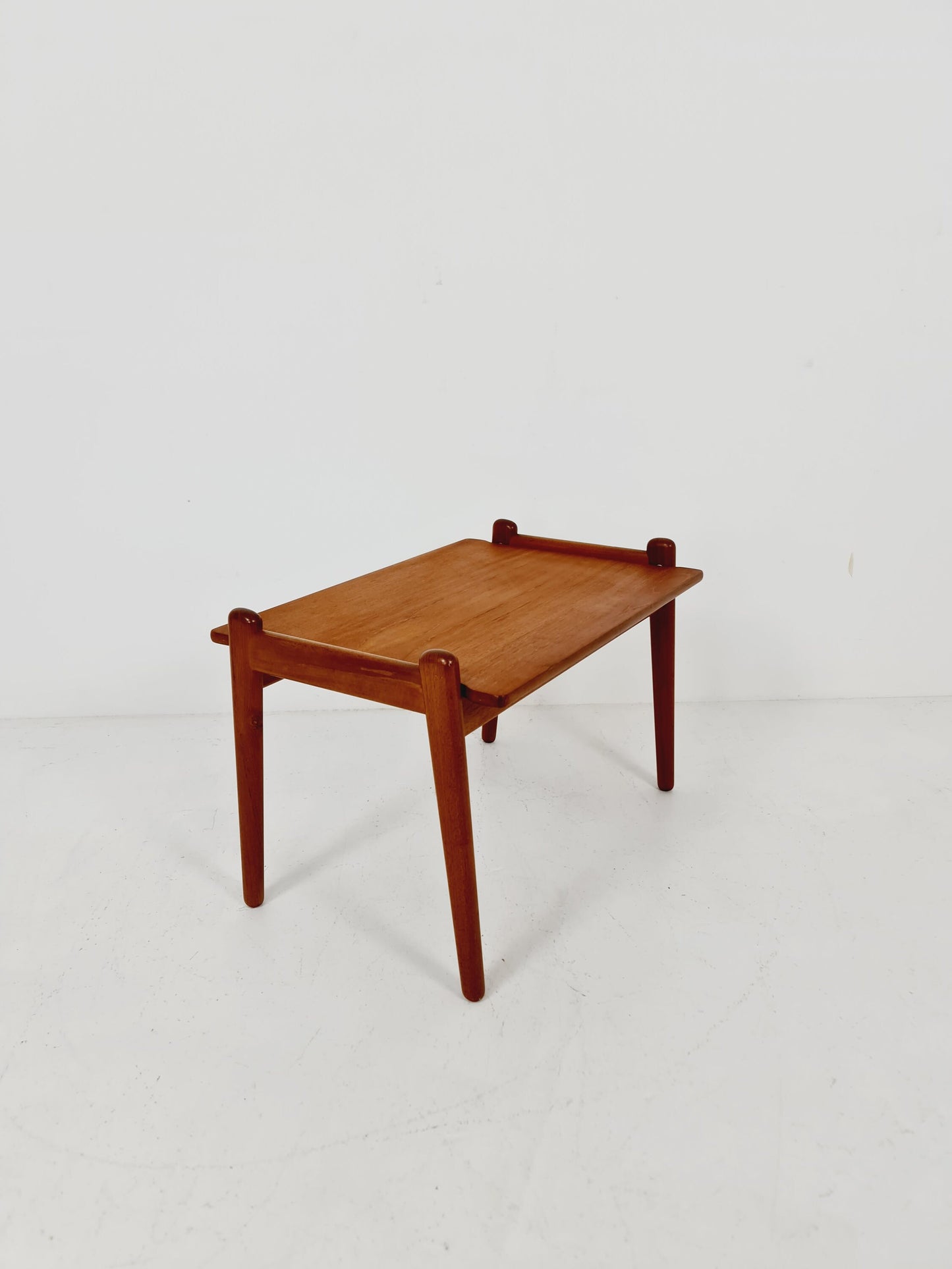 Norwegian vintage side table model vanet by Frederik Kayser, Norway, 1950s