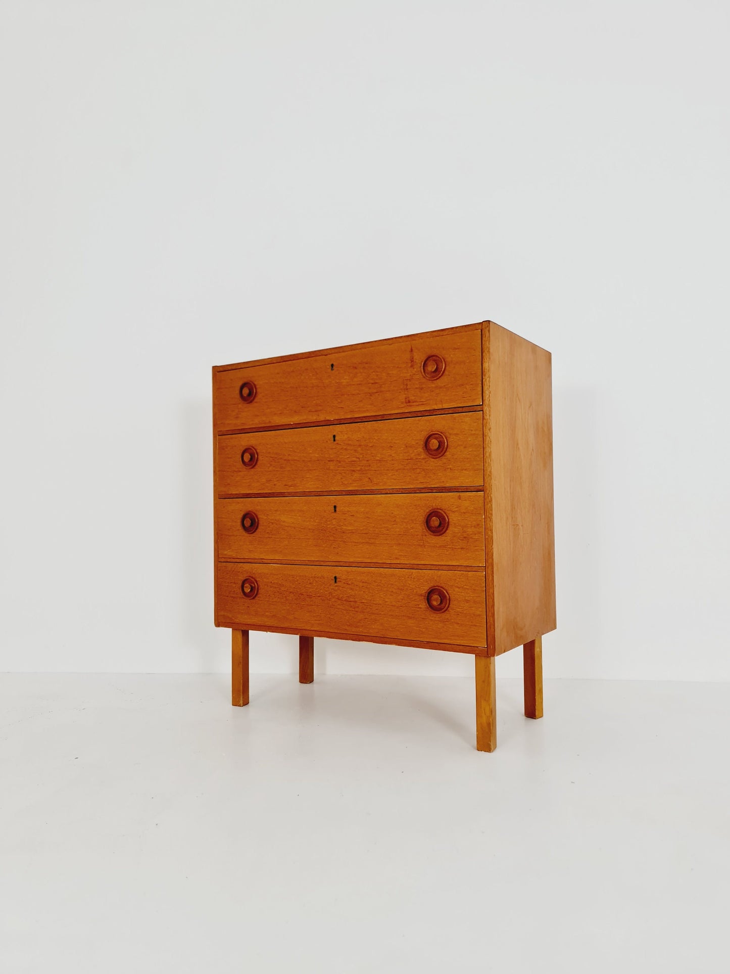Midcentury danish design chest of drawers / drawer dresser /4 drawers cabinet, 1960s