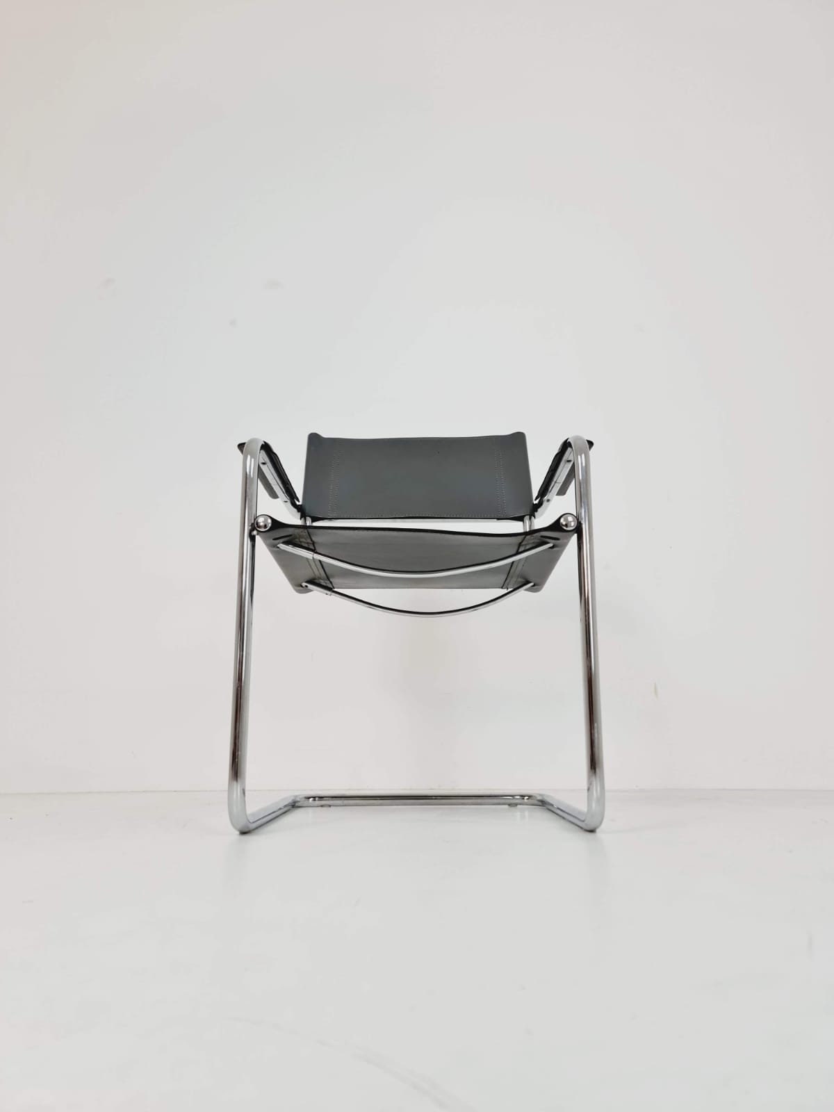 1 of 4 original Model MG5 Centro Studi desk grey leather chair by Mart Stam & Marcel Breuer for Matteo Grassi, 1970s