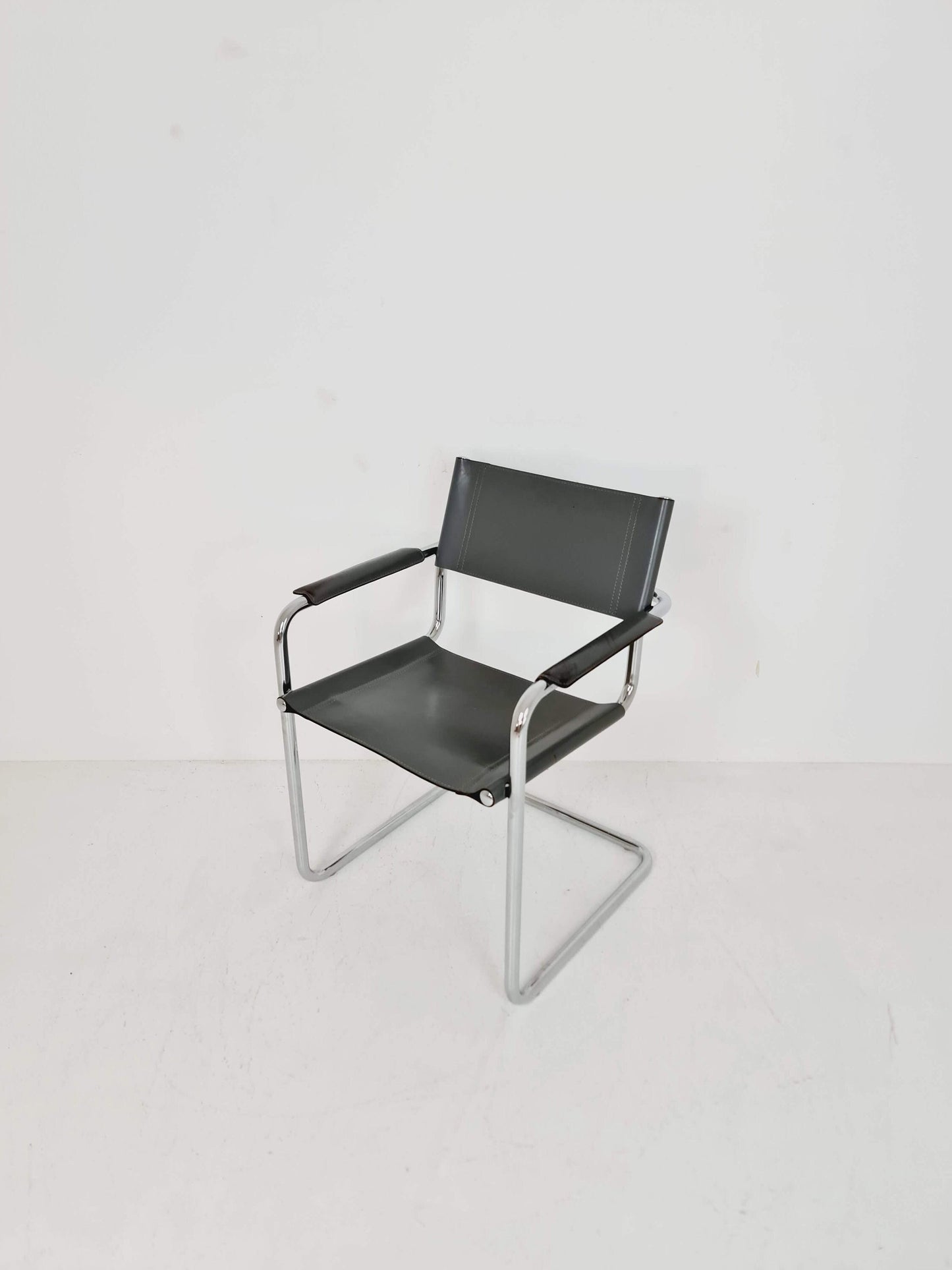 1 of 4 original Model MG5 Centro Studi desk grey leather chair by Mart Stam & Marcel Breuer for Matteo Grassi, 1970s