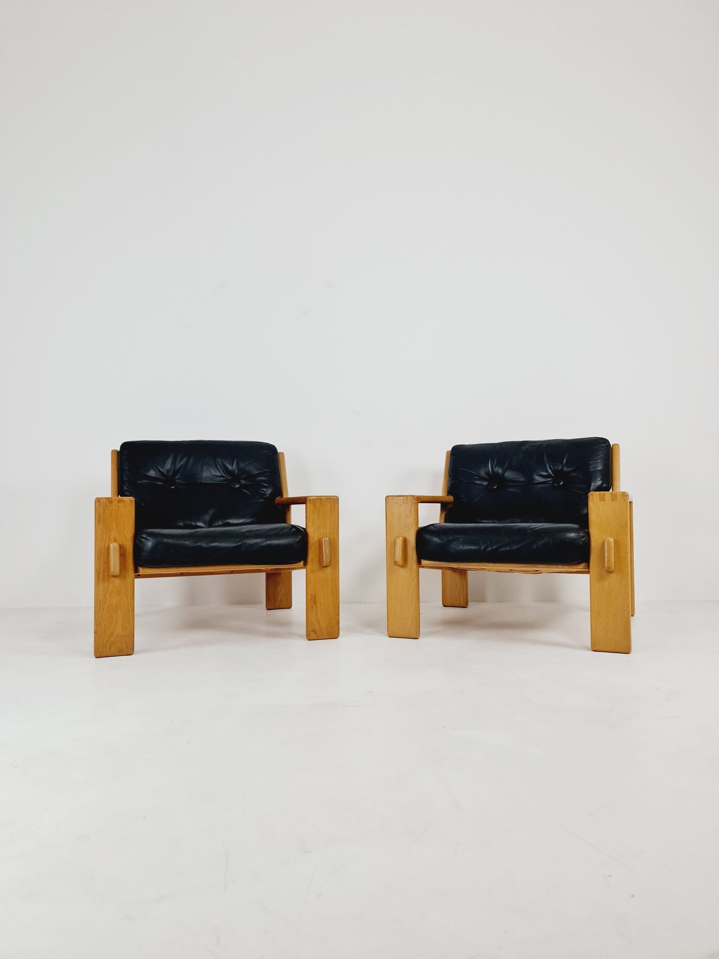Midcentury “Bonanza” easy chairs by Esko Pajamies for Askoo, Finland, 1960s, Set of 2