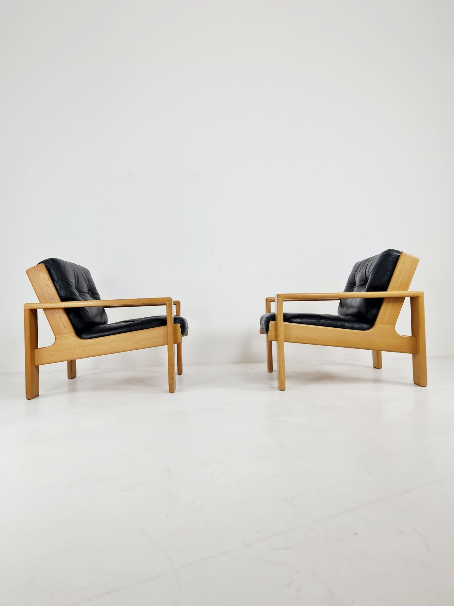 Midcentury “Bonanza” easy chairs by Esko Pajamies for Askoo, Finland, 1960s, Set of 2