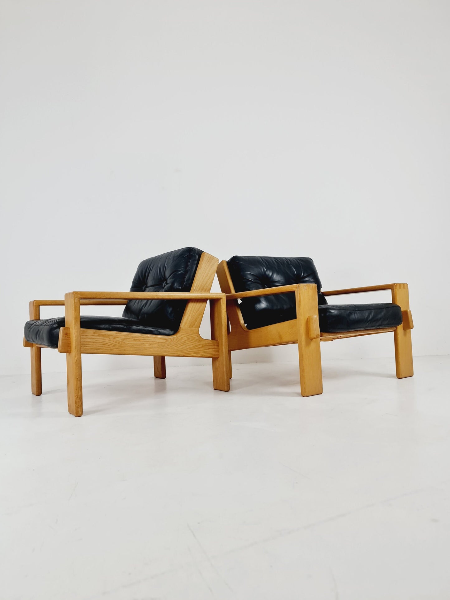 Midcentury “Bonanza” easy chairs by Esko Pajamies for Askoo, Finland, 1960s, Set of 2