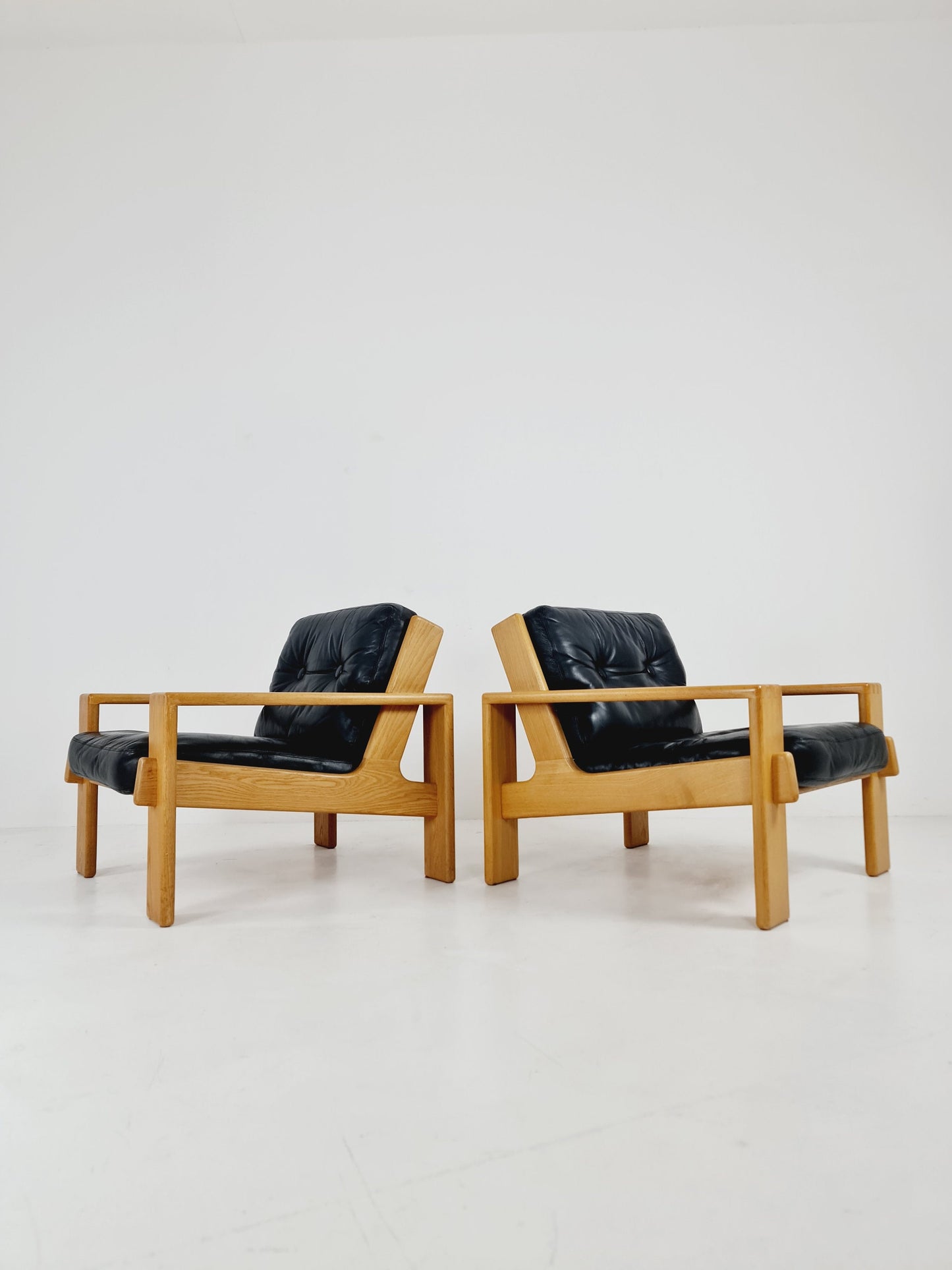 Midcentury “Bonanza” easy chairs by Esko Pajamies for Askoo, Finland, 1960s, Set of 2