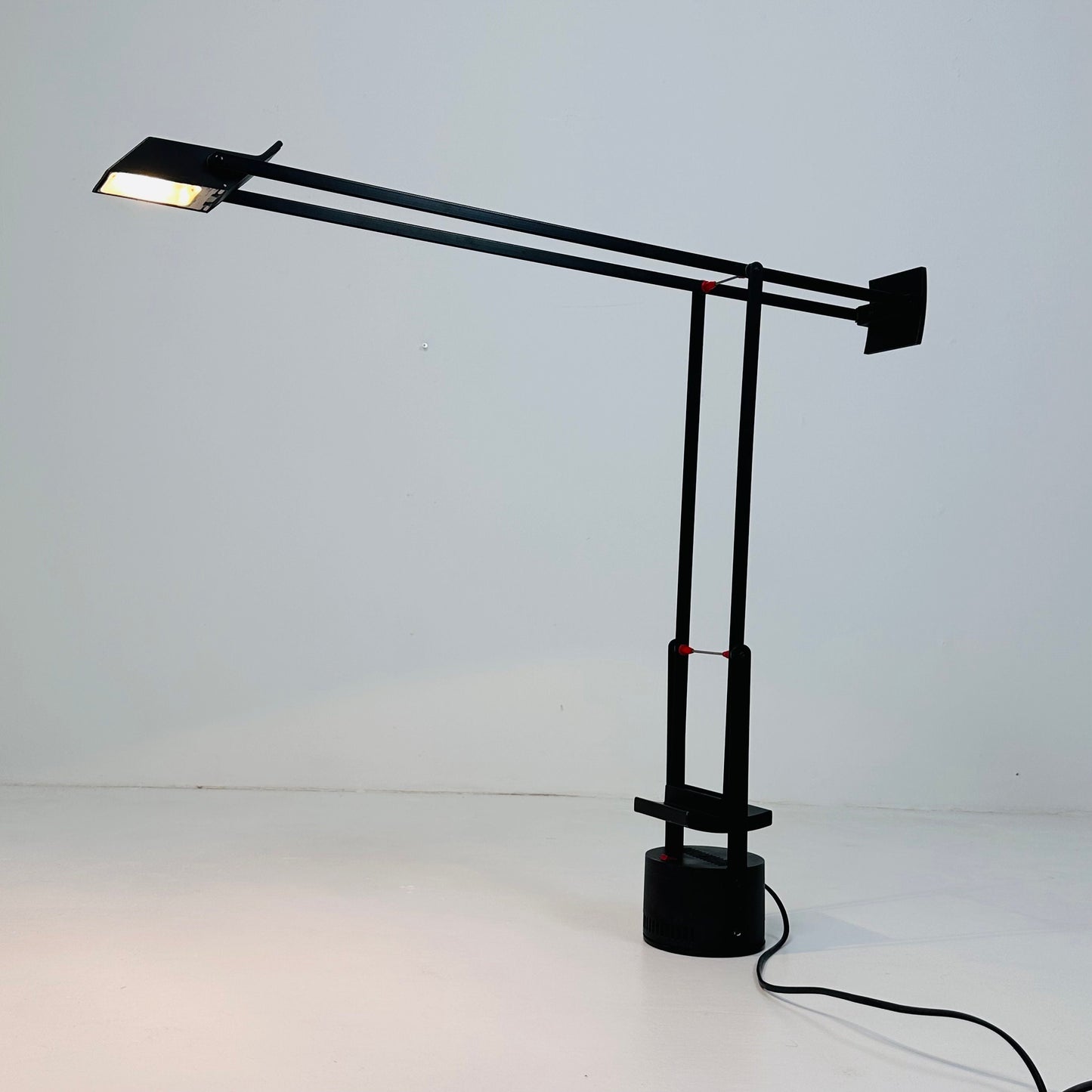 Vintage Italian Tizio Table Lamp by Richard Sapper for Artemide, 1972