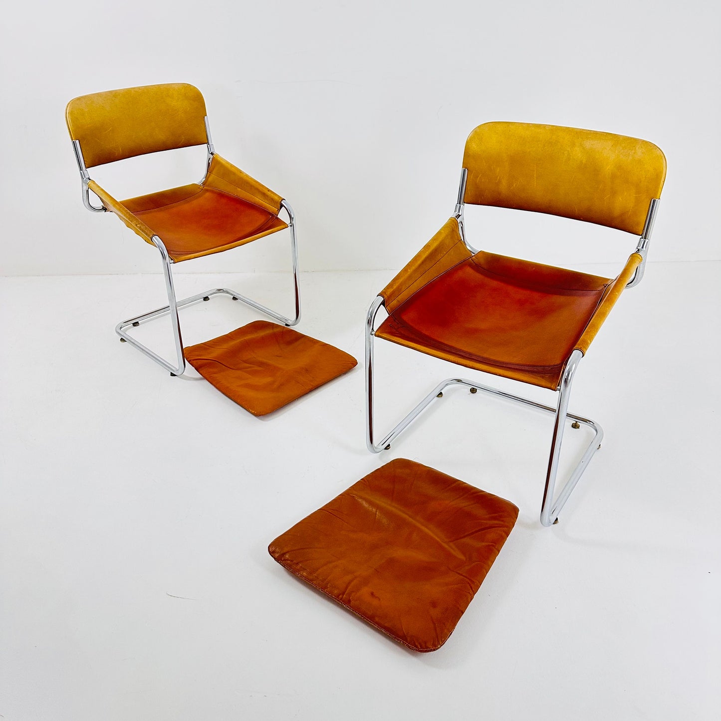 Set of 2 cognac Leather & chrome tubular sling chair, Italy 1970s