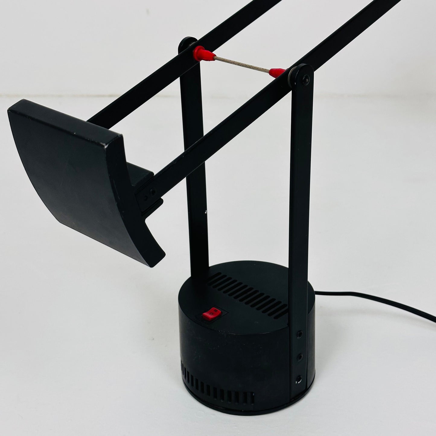 Vintage Italian Tizio Table Lamp by Richard Sapper for Artemide, 1972