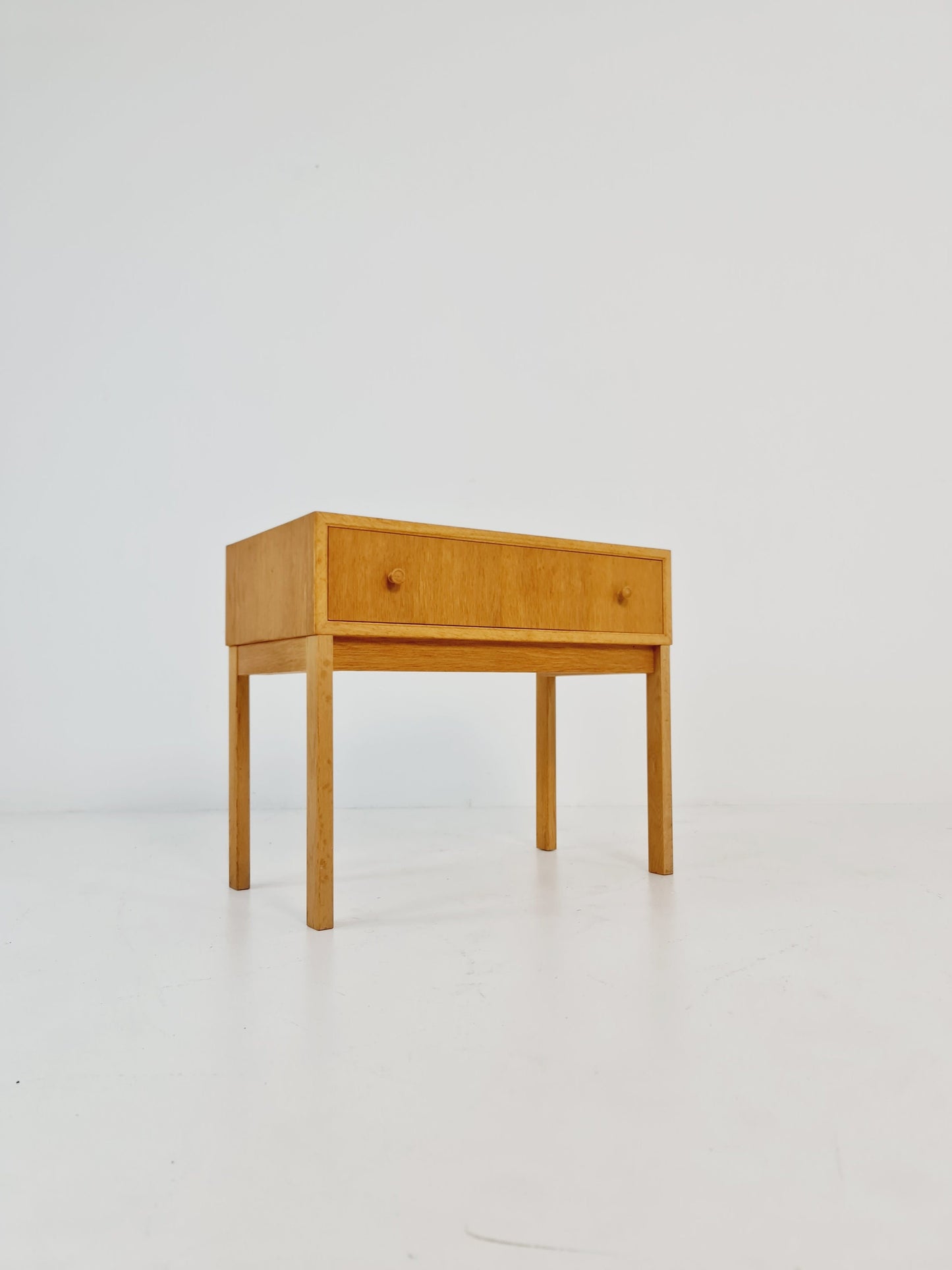 Danish Oak hallway table/Side table by Aksel Kjersgaard Odder Denmark, 1960s