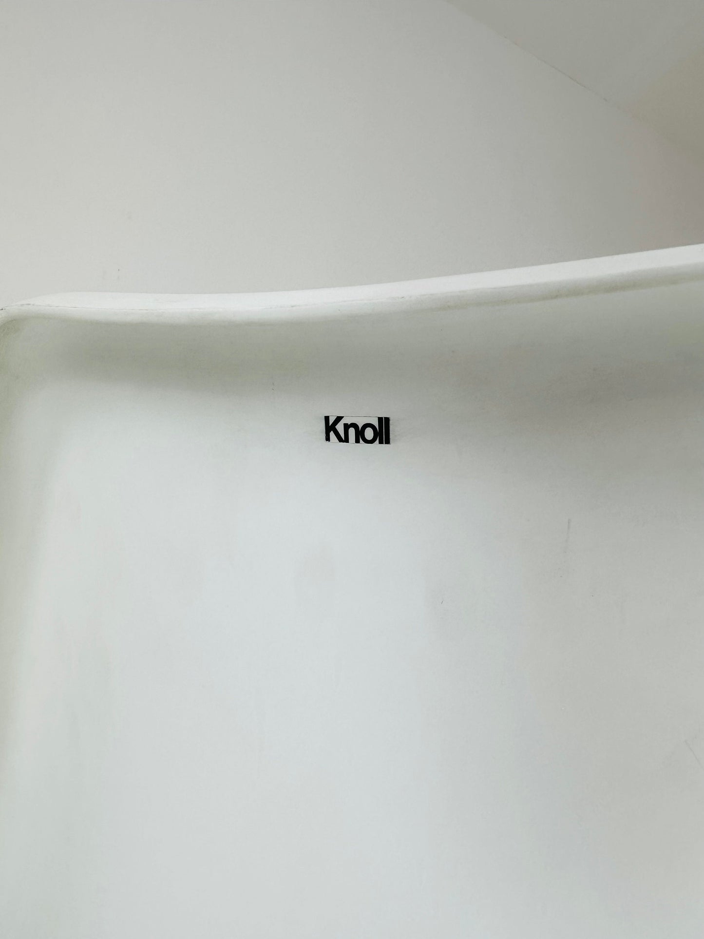 Classic Tulip dining chairs designed by Eero Saarinen for Knoll International 1970s