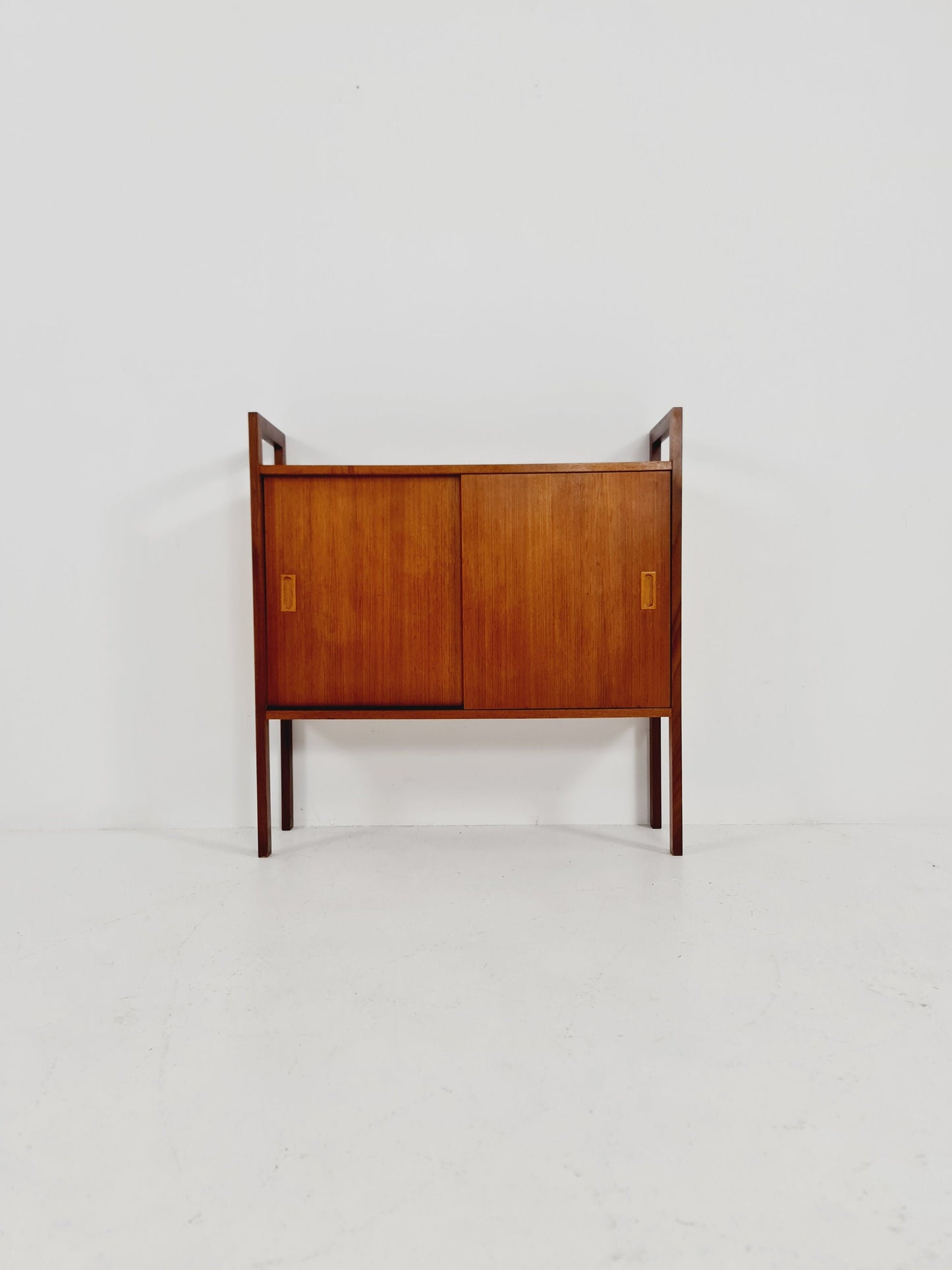 Mid-century Danish vintage teak bookshelf hallway cabinet by Gillis Lundgren, 1960s