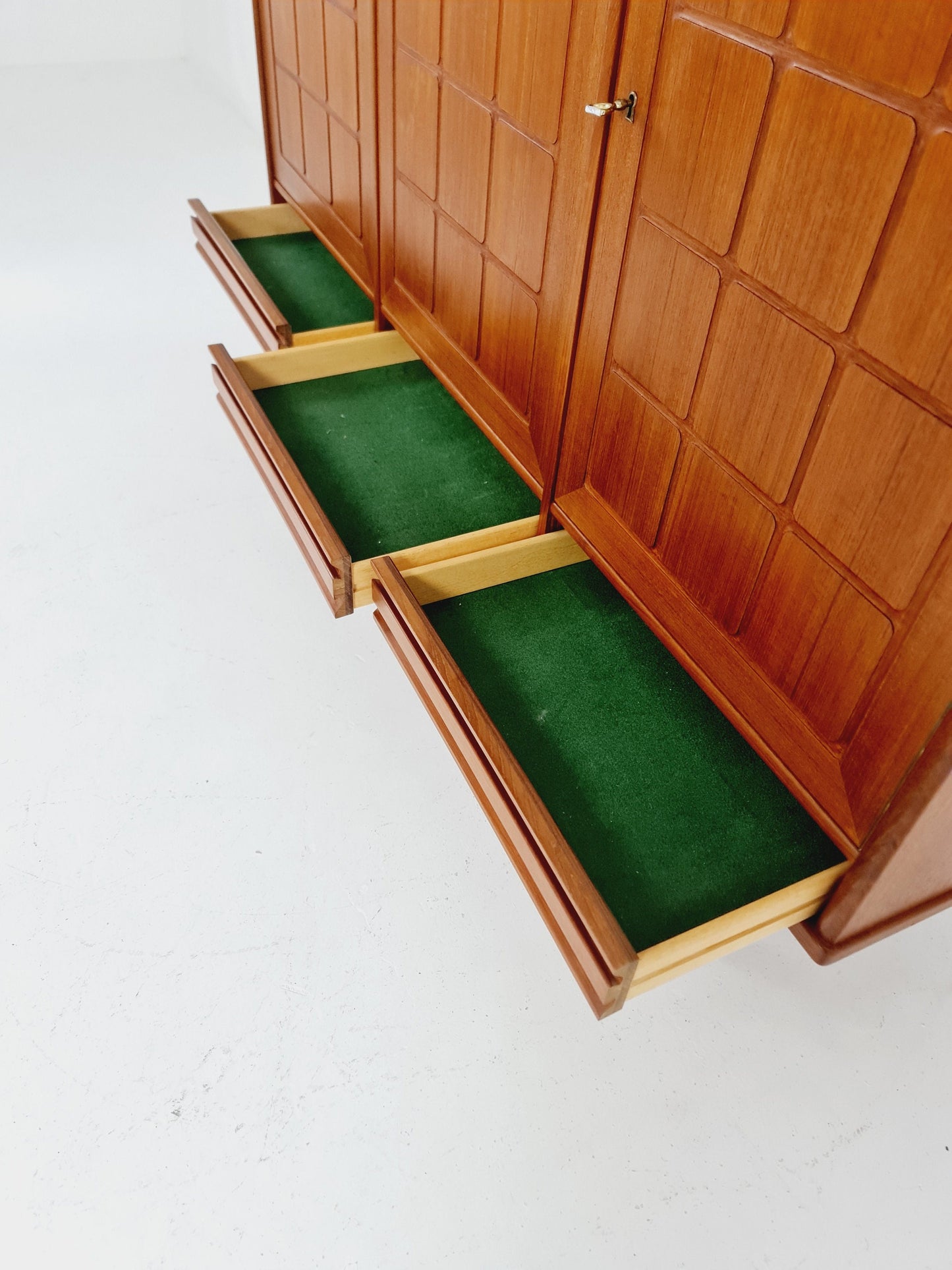 Mid-Century Modern Norwegian highboard, Sideboard for Sörheim MöbelFabrik Nesttun, 1960s