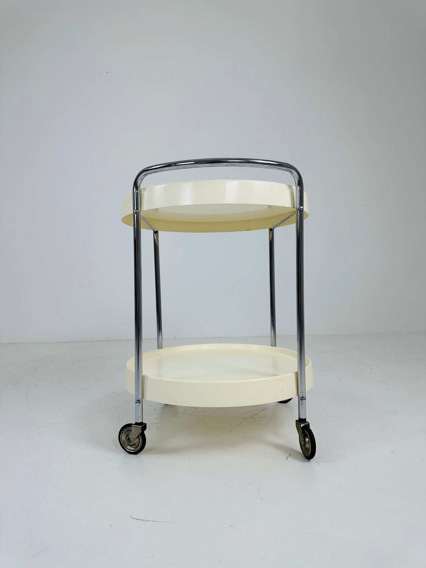 Mid-century Plastic and metal chrome round Italian bar Trolley 1950s