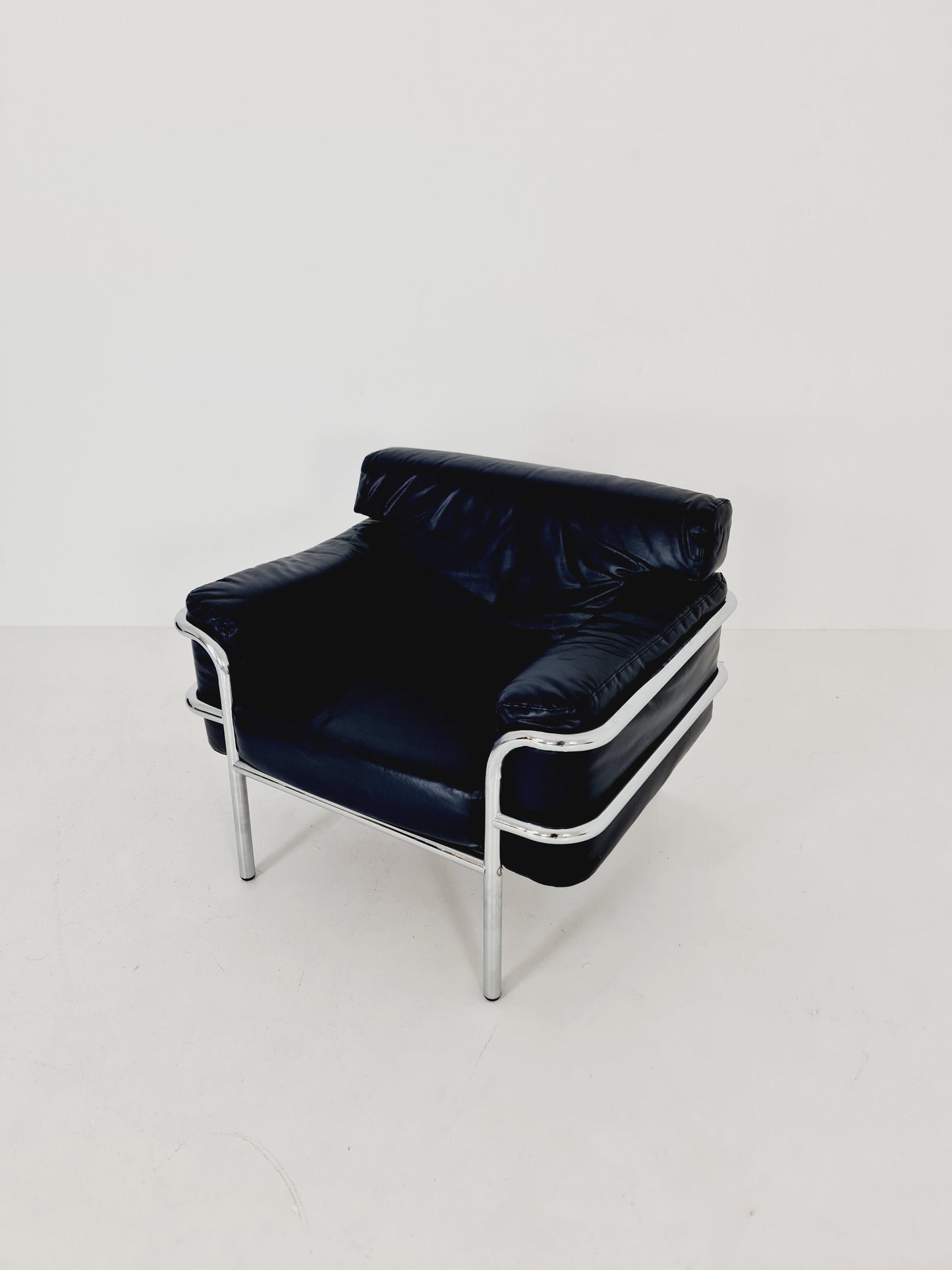 Mid century leather Bauhaus -Style of Cassia LC2 style sofa ,1980s